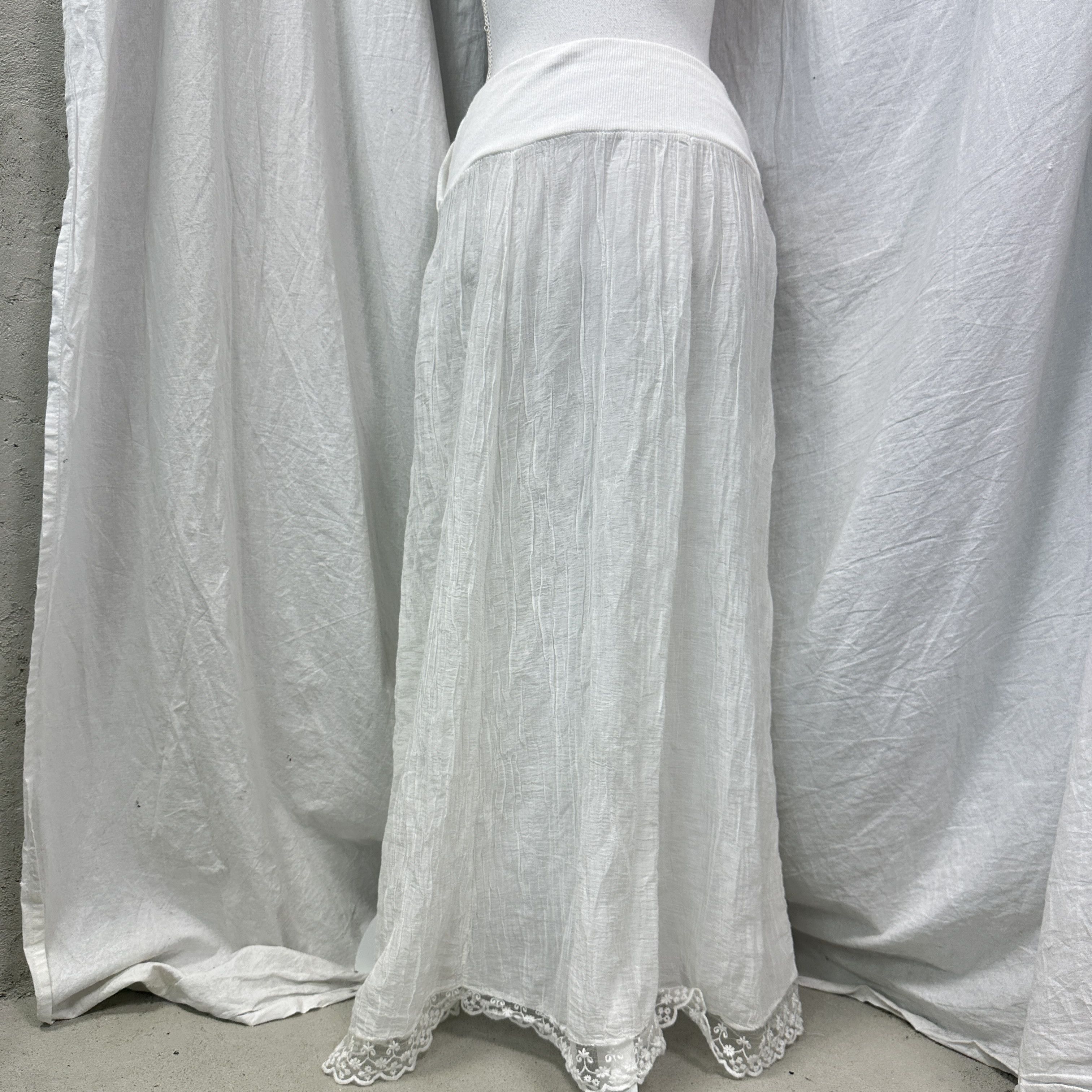 Vintage Vintage Boho Preppy Sheer White Lace Maxi Skirt Y2K Size 26" / US 2 / IT 38 - 2 Thumbnail