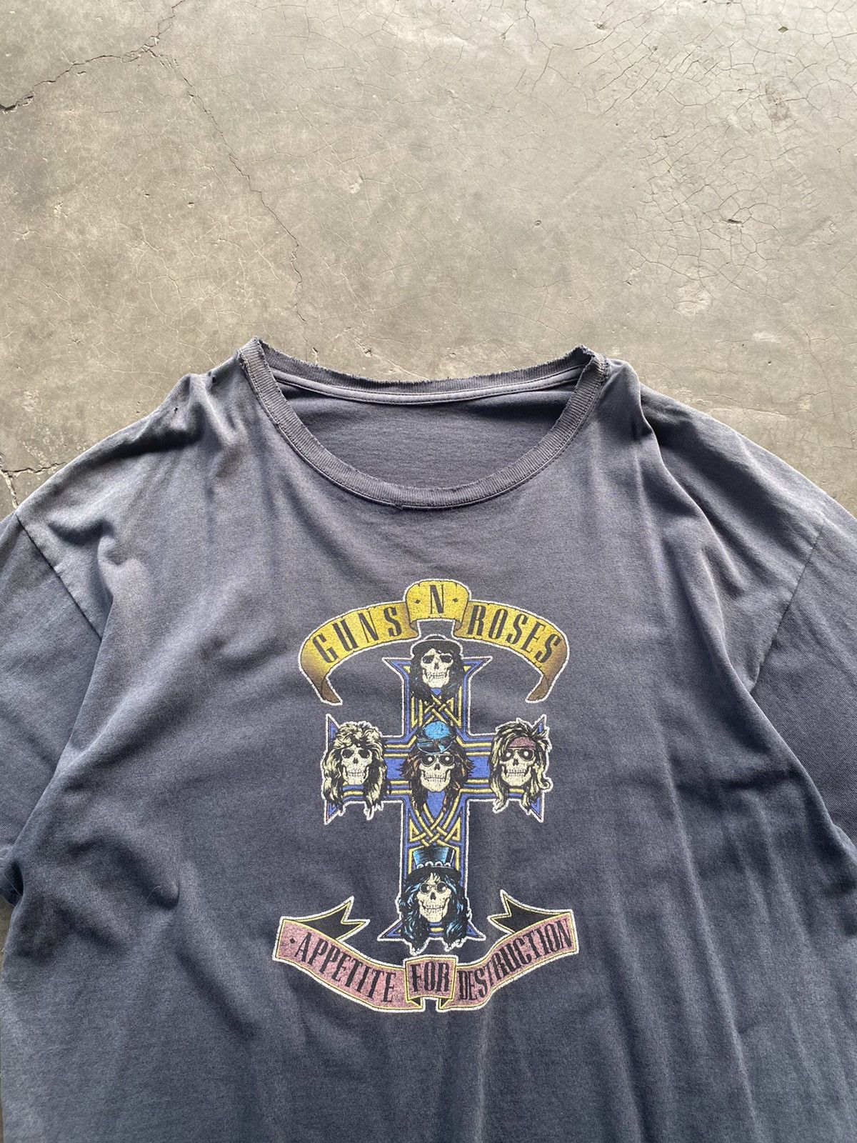 Band Tees Vintage Trash Faded Y2K Guns N Roses Distressed Shirt Size US L / EU 52-54 / 3 - 2 Thumbnail