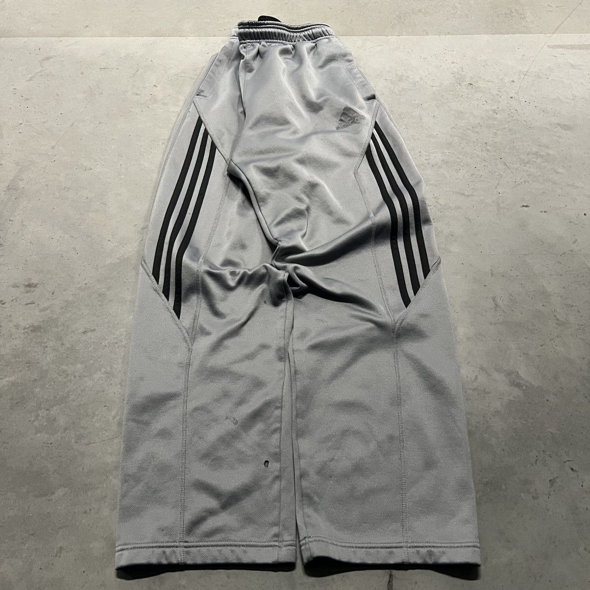 Adidas × Vintage crazy Vintage Y2K/2000s Baggy Grey Adidas Striped Trackpants! Size US 32 / EU 48 - 2 Thumbnail