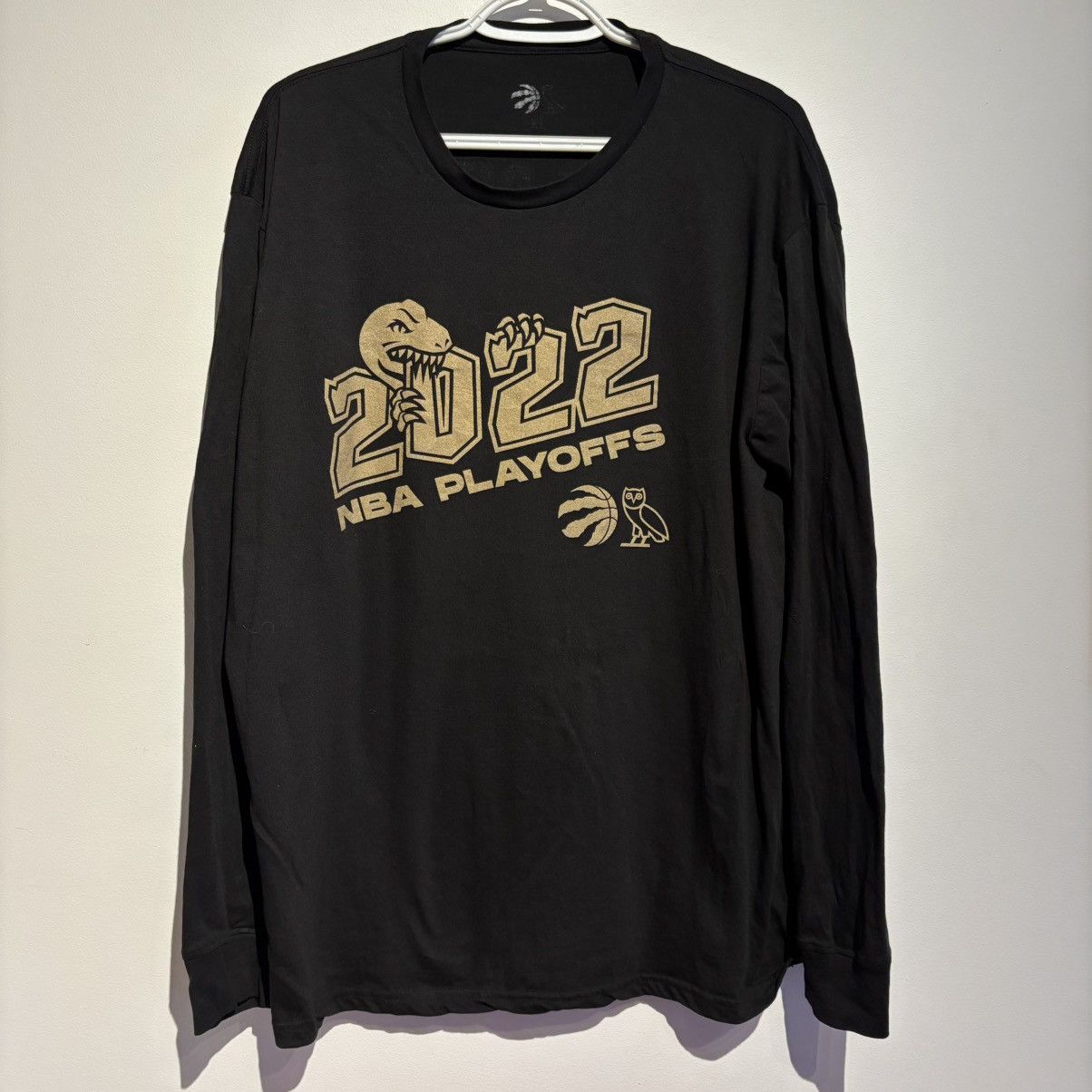 NBA × October's Very Own OVO Toronto Raptors NBA Playoffs 2022 Long Sleeve T-Shirt Size US XL / EU 56 / 4 - 1 Thumbnail