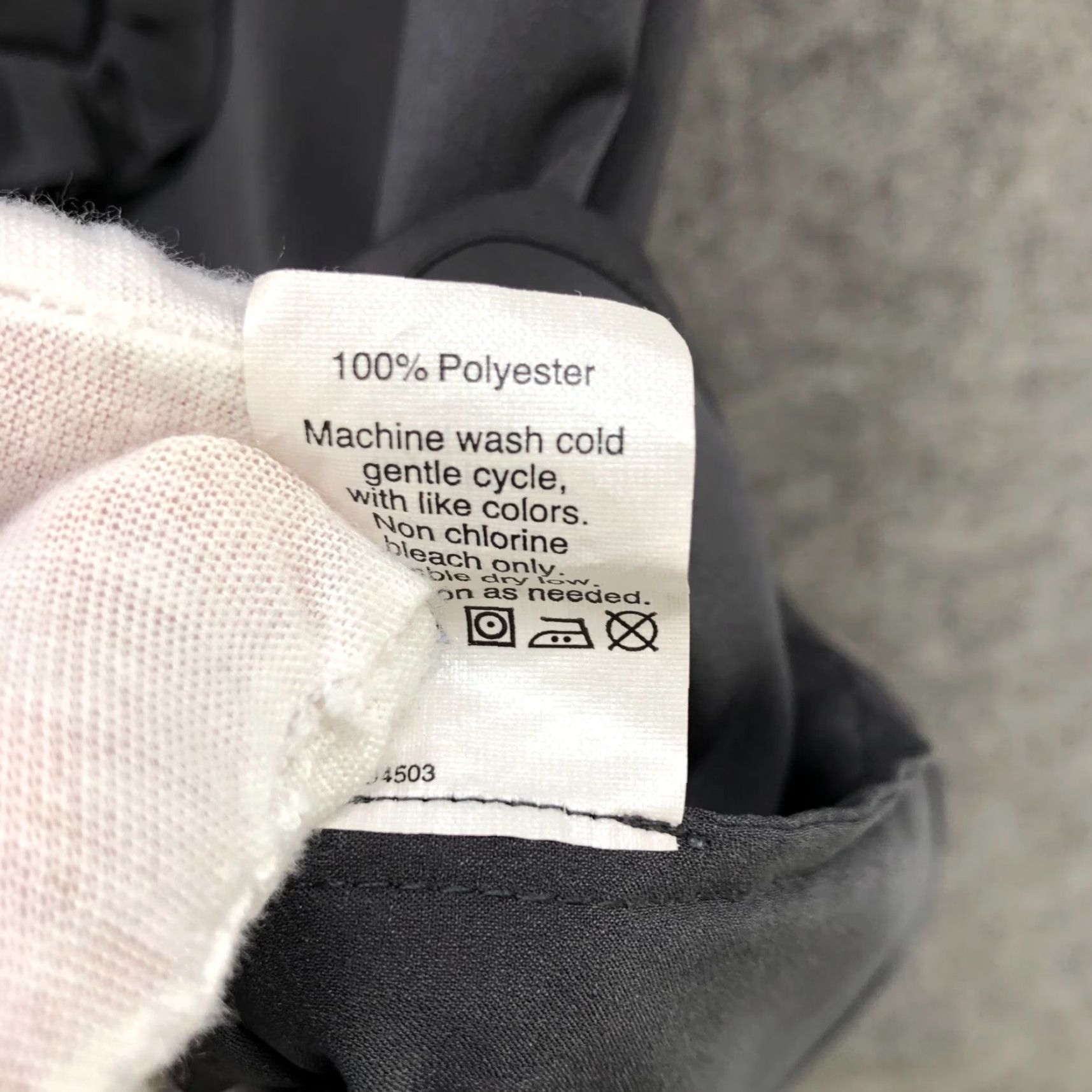 J.Crew J. Crew Sleeveless Blouse Womens 0 Black Satin Ruffle Front Button High Neck Formal Workwear Vintage No (if vintage) Size XS / US 0-2 / IT 36-38 - 7 Thumbnail