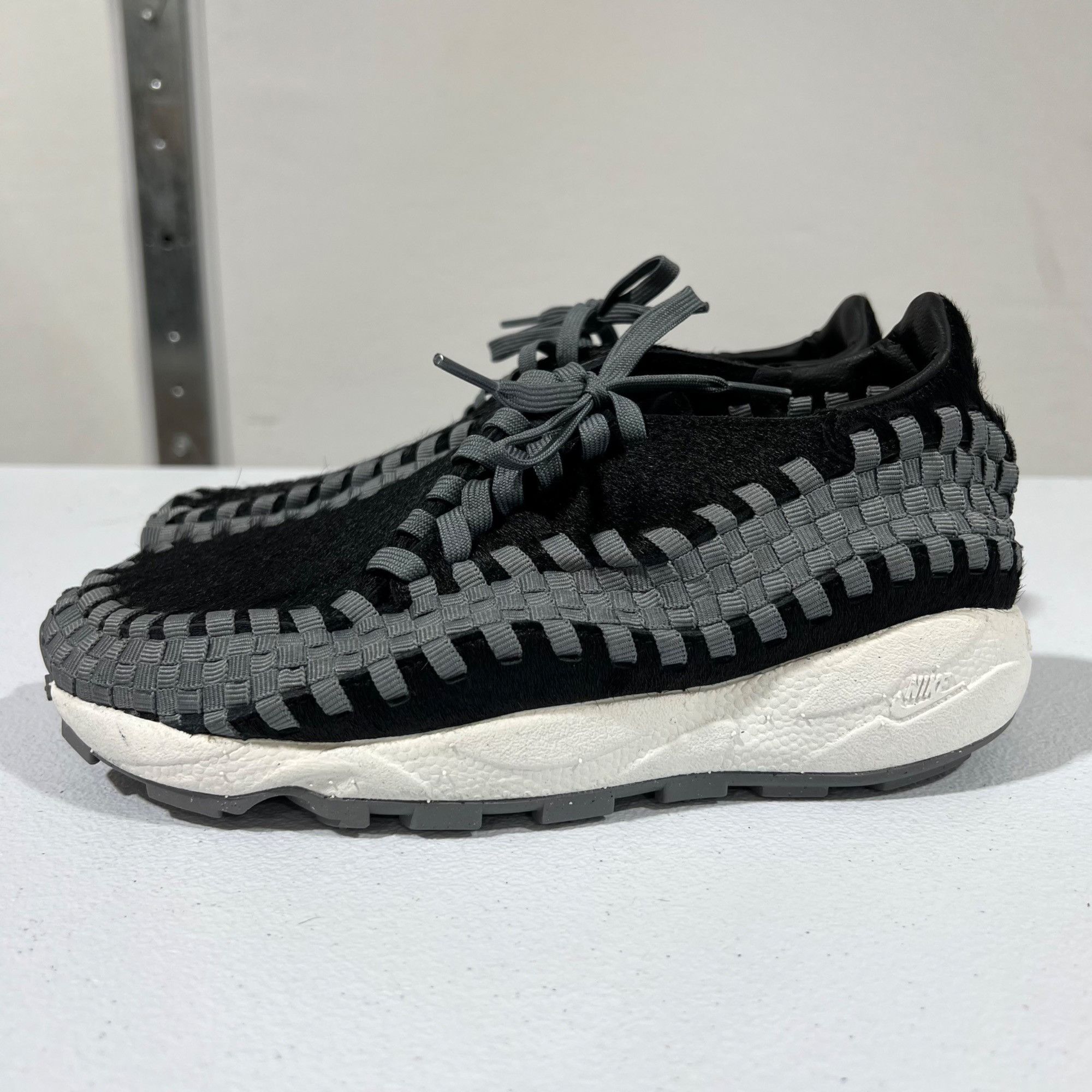 Nike NIB NIKE AIR WOMENS FOOTSCAPE WOVEN SHOES SZ 5 Size US 5 / IT 35 - 7 Thumbnail