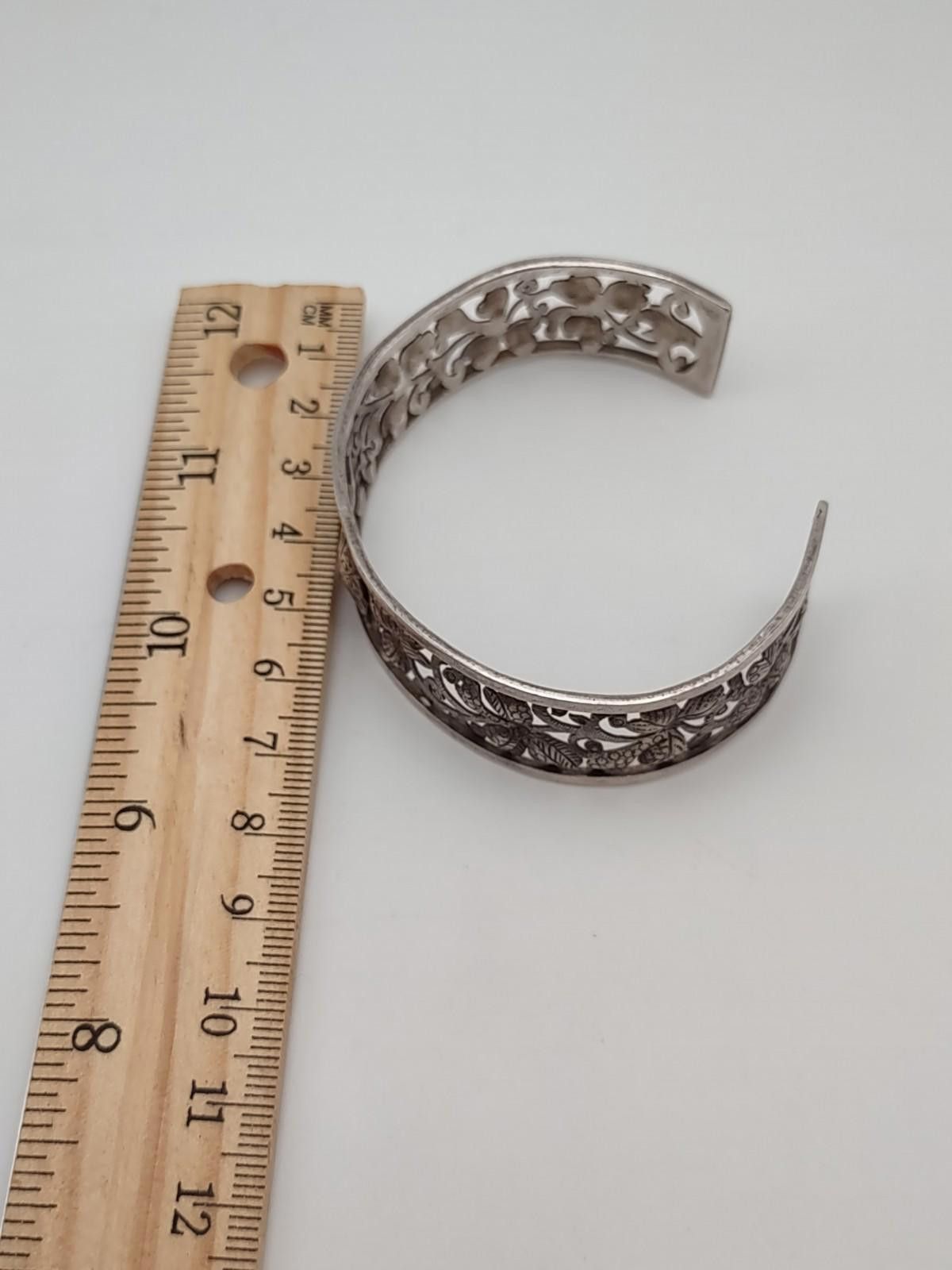 The Unbranded Brand Vintage Sterling Silver Pierced Floral Cuff Bracelet 20.1g Size ONE SIZE - 4 Thumbnail
