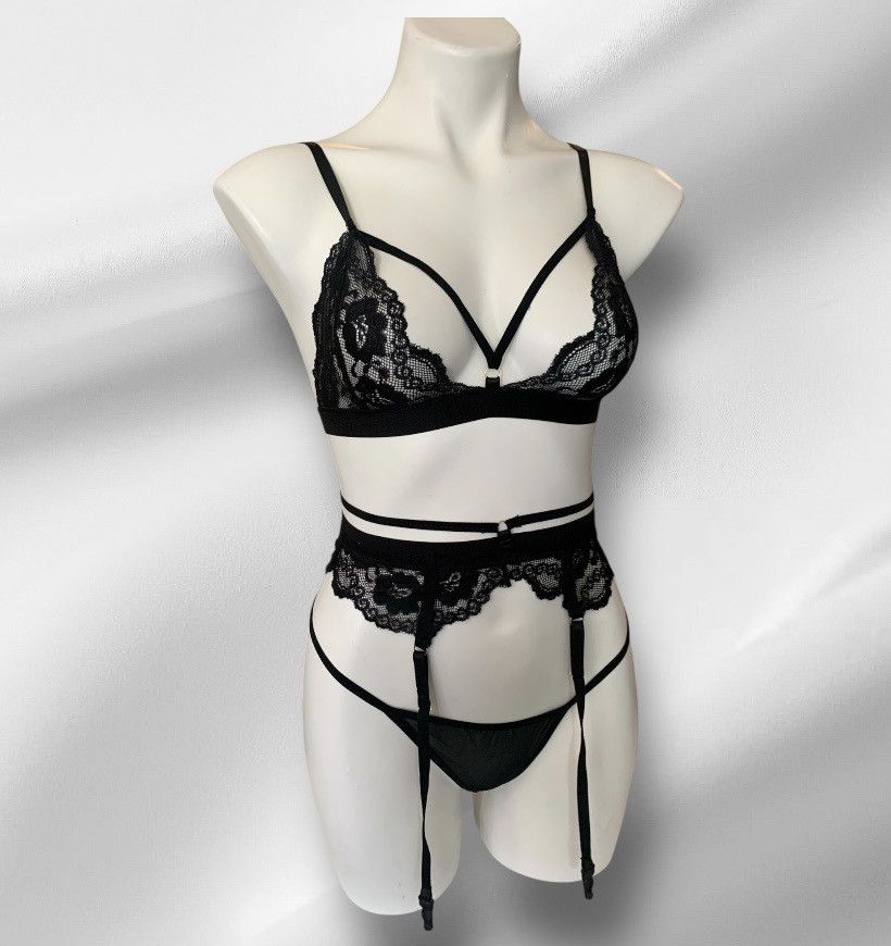 Designer NWOT 3 Piece Lingerie Set Black Lace Small Size S / US 4 / IT 40 - 2 Thumbnail
