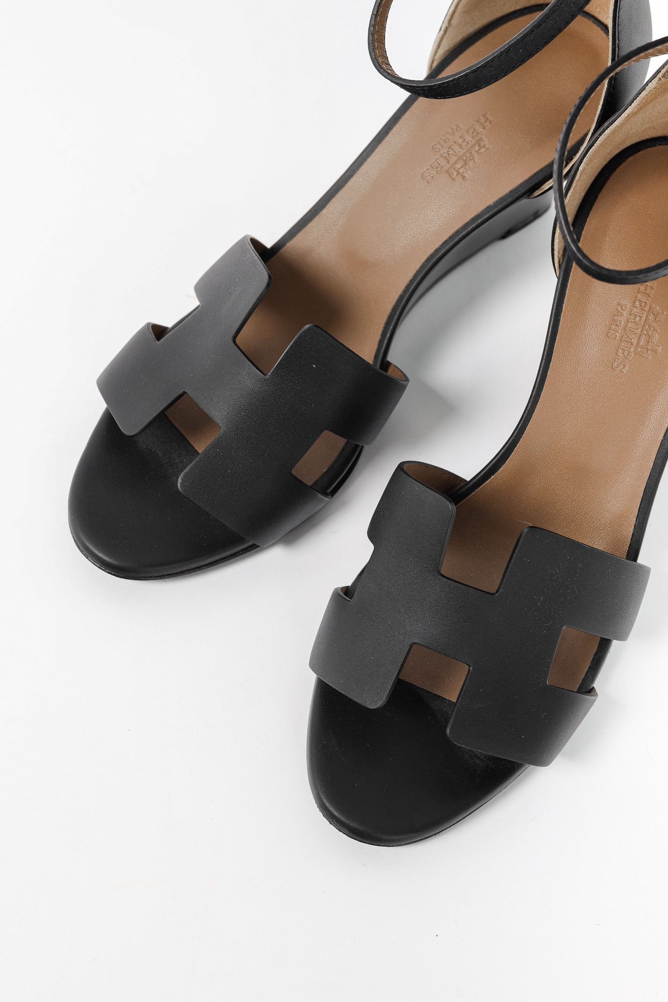 Hermes Hermes Legend Noir Calfskin "H" Wedge Sandals Size US 7.5 / IT 37.5 - 6 Thumbnail