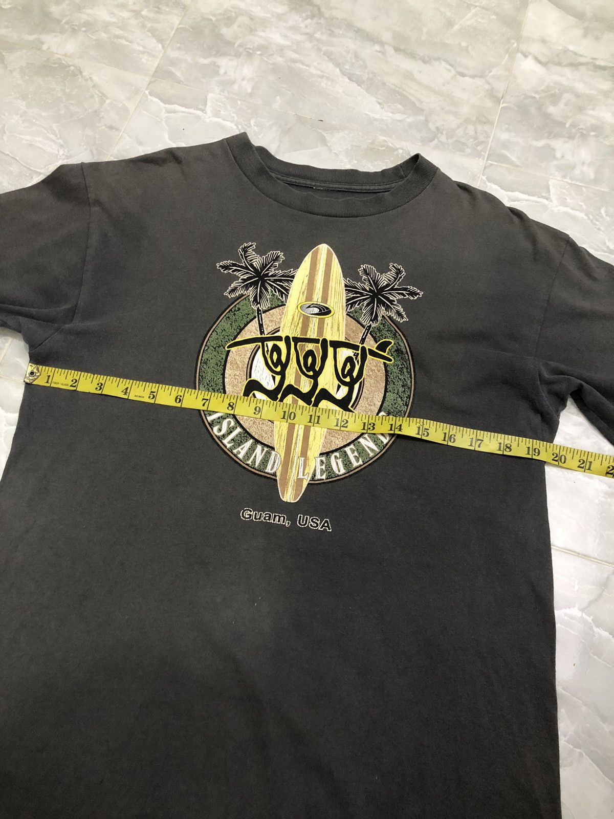 Vintage Vintage “Island Legends” Hawaii Surf Tee Size US S / EU 44-46 / 1 - 13 Thumbnail