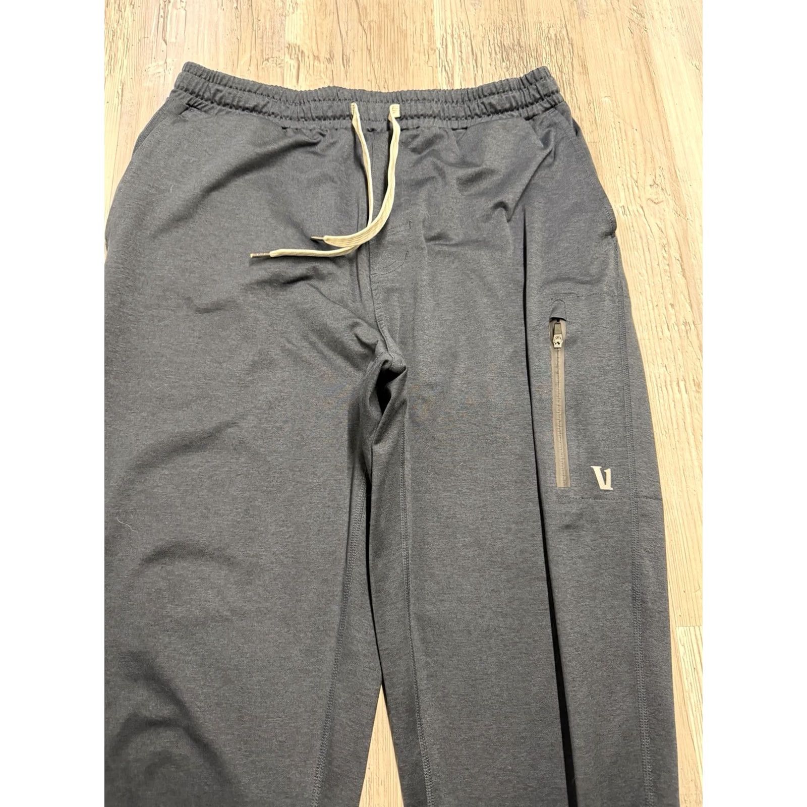 Vuori Vuori Sunday Performance Jogger Mens Medium Heather Black Drawstring Pockets Athletic Activewear Pants 28 Inseam Size US 31 - 5 Thumbnail