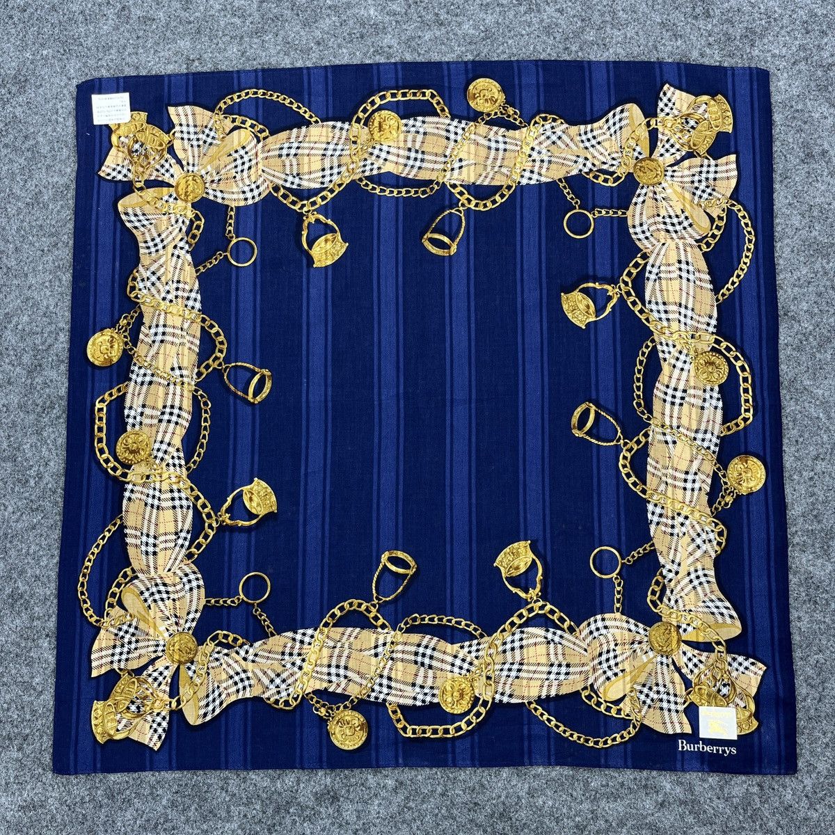 Burberry Burberry Handkerchief / Neckerchief / Headscarf B1740 Size ONE SIZE - 1 Thumbnail