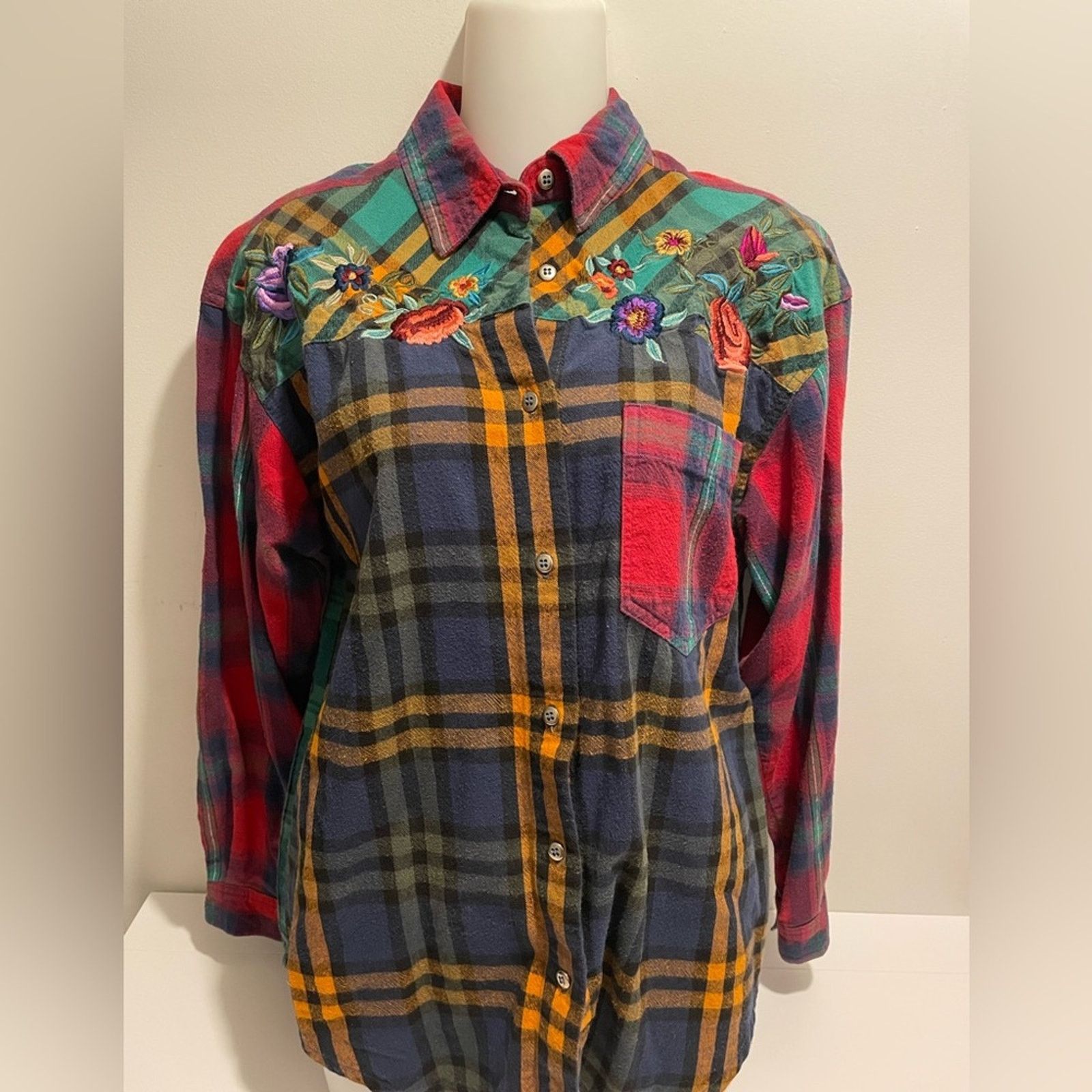 Vintage QPS Brand VTG Flannel Button Down Shirt Floral Embroidery Size S / US 4 / IT 40 - 1 Thumbnail