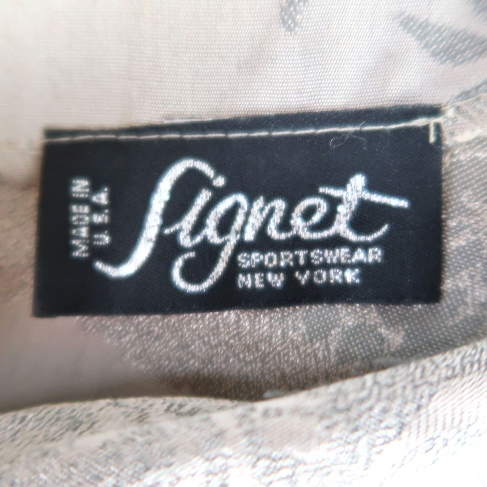 Vintage VINTAGE 80s Signet Tan Satin Brocade Floral Vest Small Womens Sleeveless Button Front Size S / US 4 / IT 40 - 5 Thumbnail