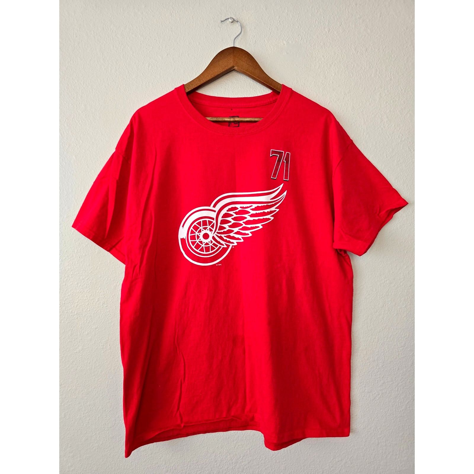 Other Detroit Red Wings Dylan Larkin 71 NHL Red XL Hockey Shirt Size US XL / EU 56 / 4 - 1 Thumbnail