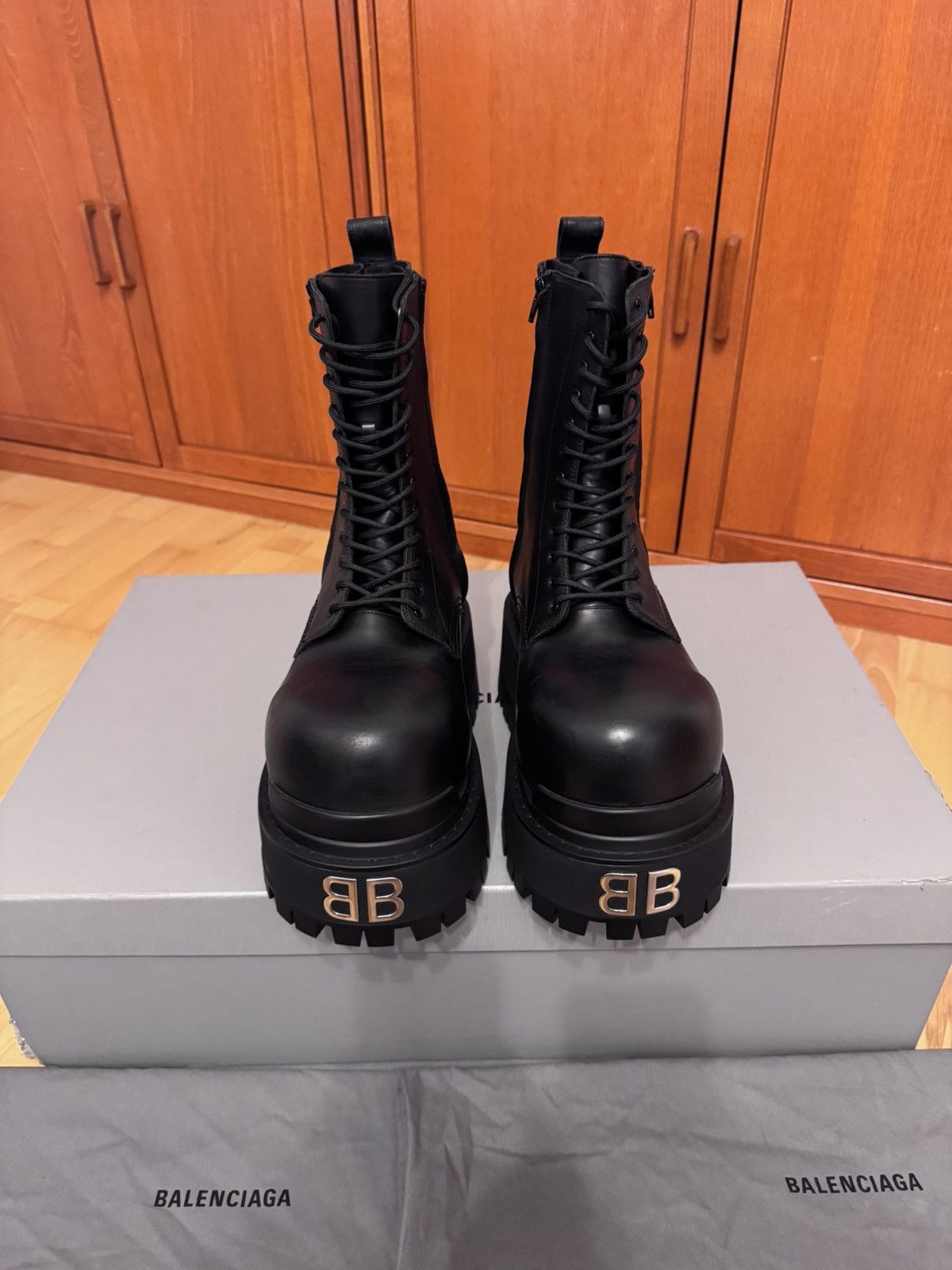 Balenciaga Balenciaga Calfskin 80 MM Platform Giant BB Boots Black Size US 11 / EU 44 - 7 Thumbnail