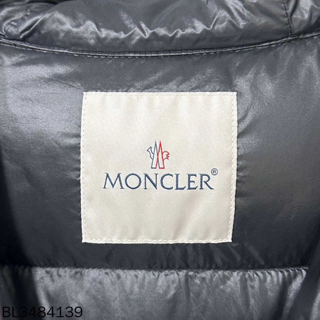 Moncler Moncler black armband down jacket women's 2 Size M / US 6-8 / IT 42-44 - 6 Thumbnail