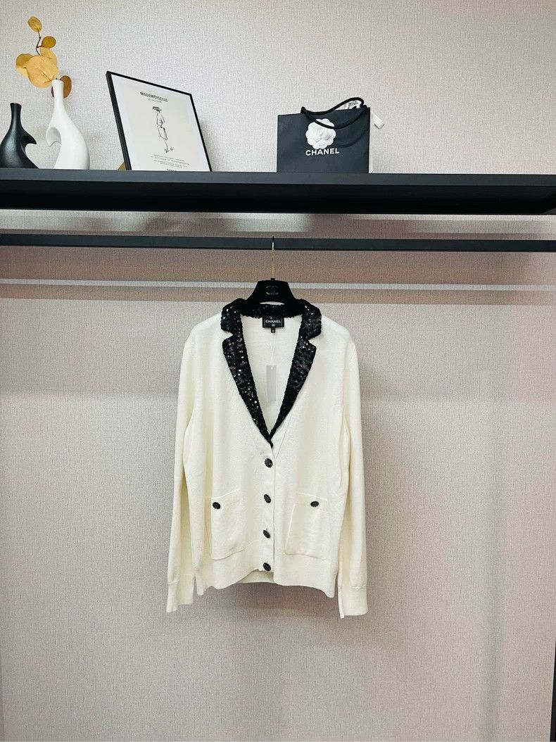 Chanel Chanel Black and White Cashmere Cardigan- DMC Size US M / EU 48-50 / 2 - 1 Thumbnail