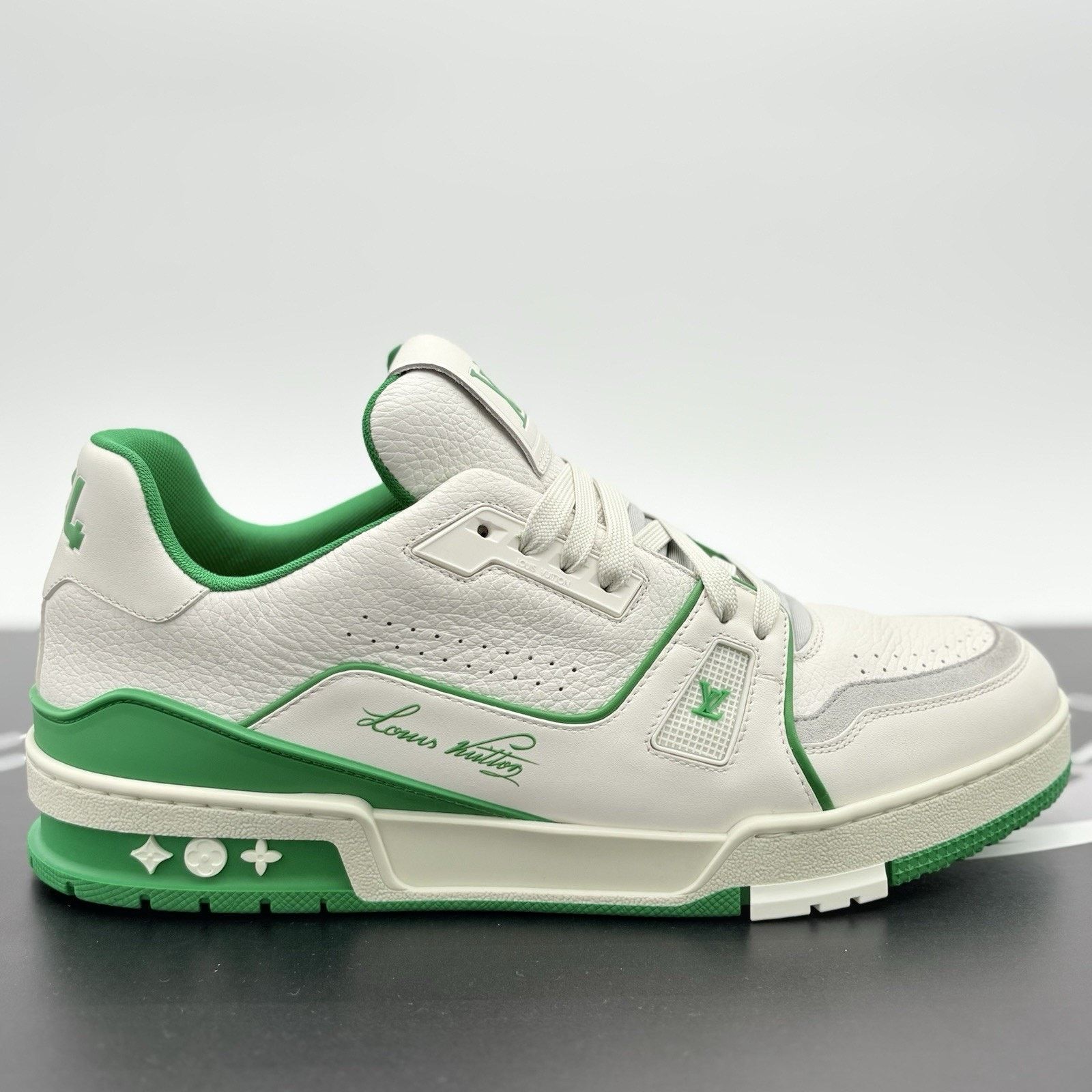 Louis Vuitton Louis Vuitton Trainer ' White Green ' | ONLY WORN 1-3x Size US 10.5 / EU 43-44 - 2 Thumbnail