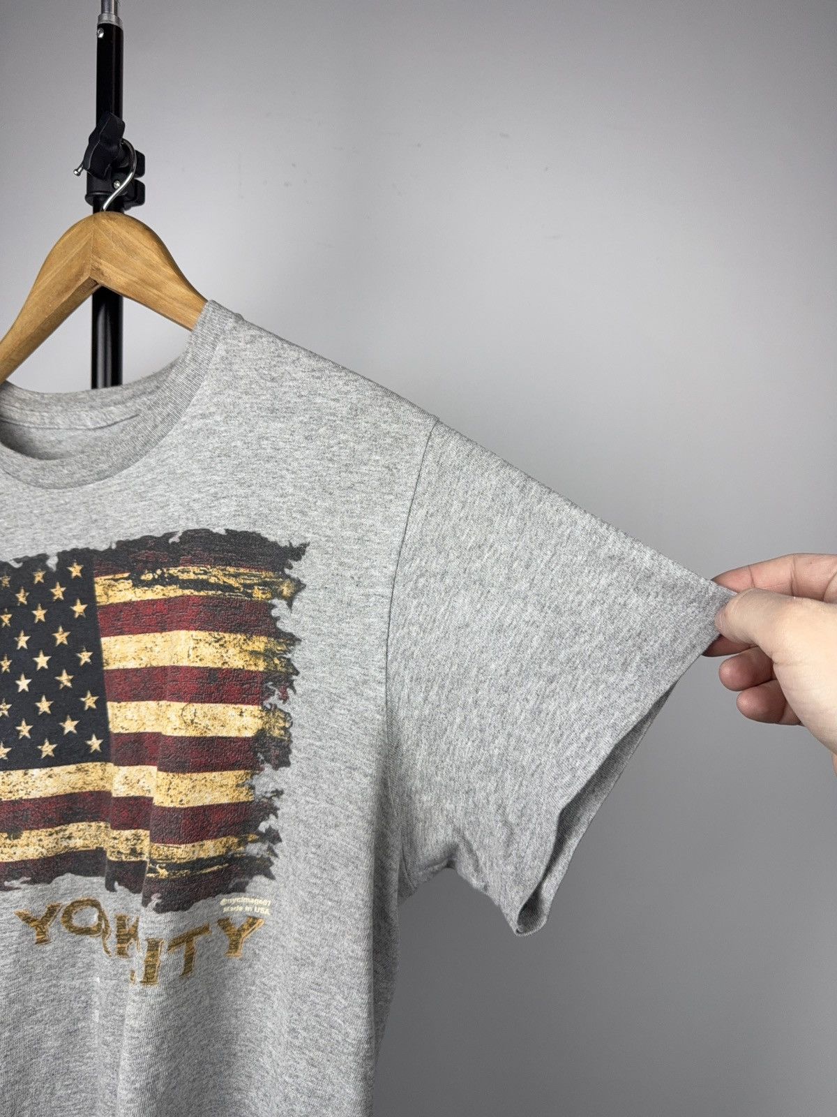 Vintage Vintage 00s NEW YORK NYC American Flag Graphic T-Shirt Grey Size US M / EU 48-50 / 2 - 8 Thumbnail