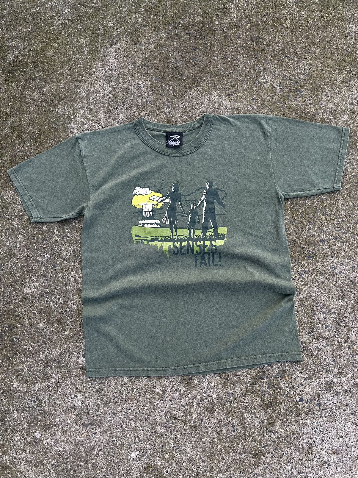 image of Band Tees x Rock Tees Vintage 00’S Senses Fail! Promo T-Shirt Rothco Tag in Green (Size Medium)