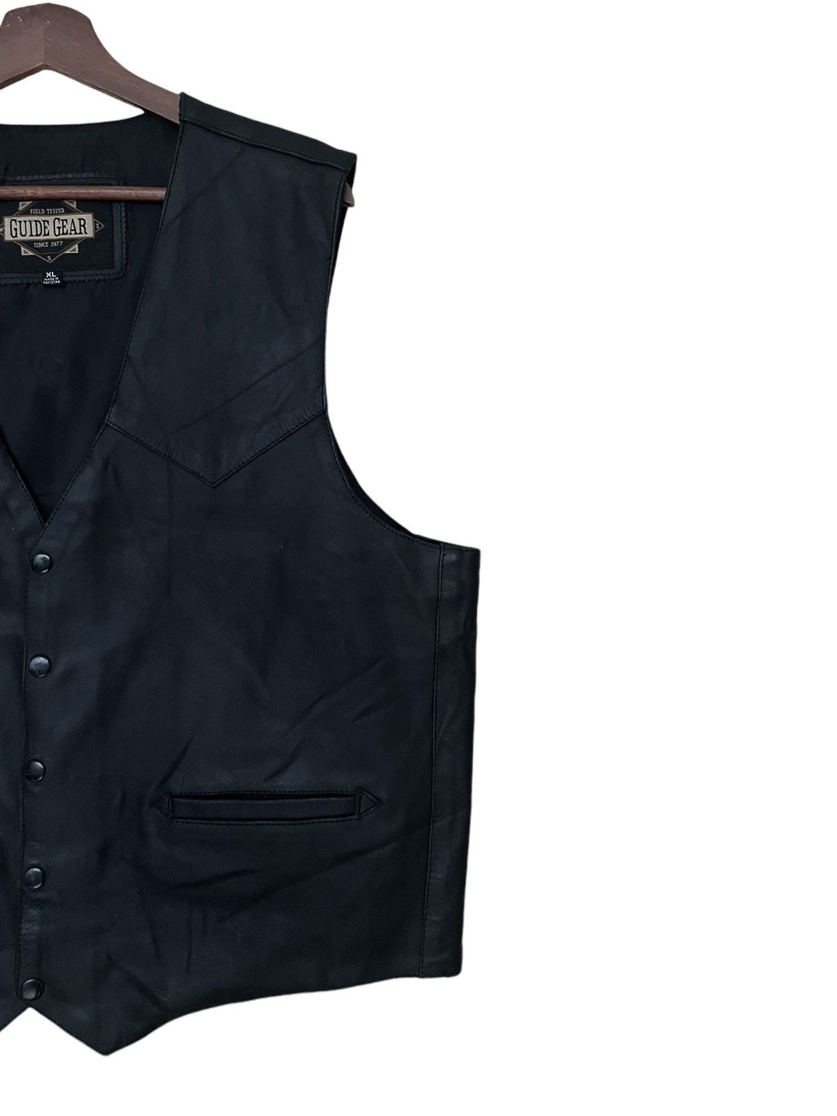 Vintage Vintage Brand Guide Gear Leather Vest 1970s Size US XL / EU 56 / 4 - 6 Thumbnail