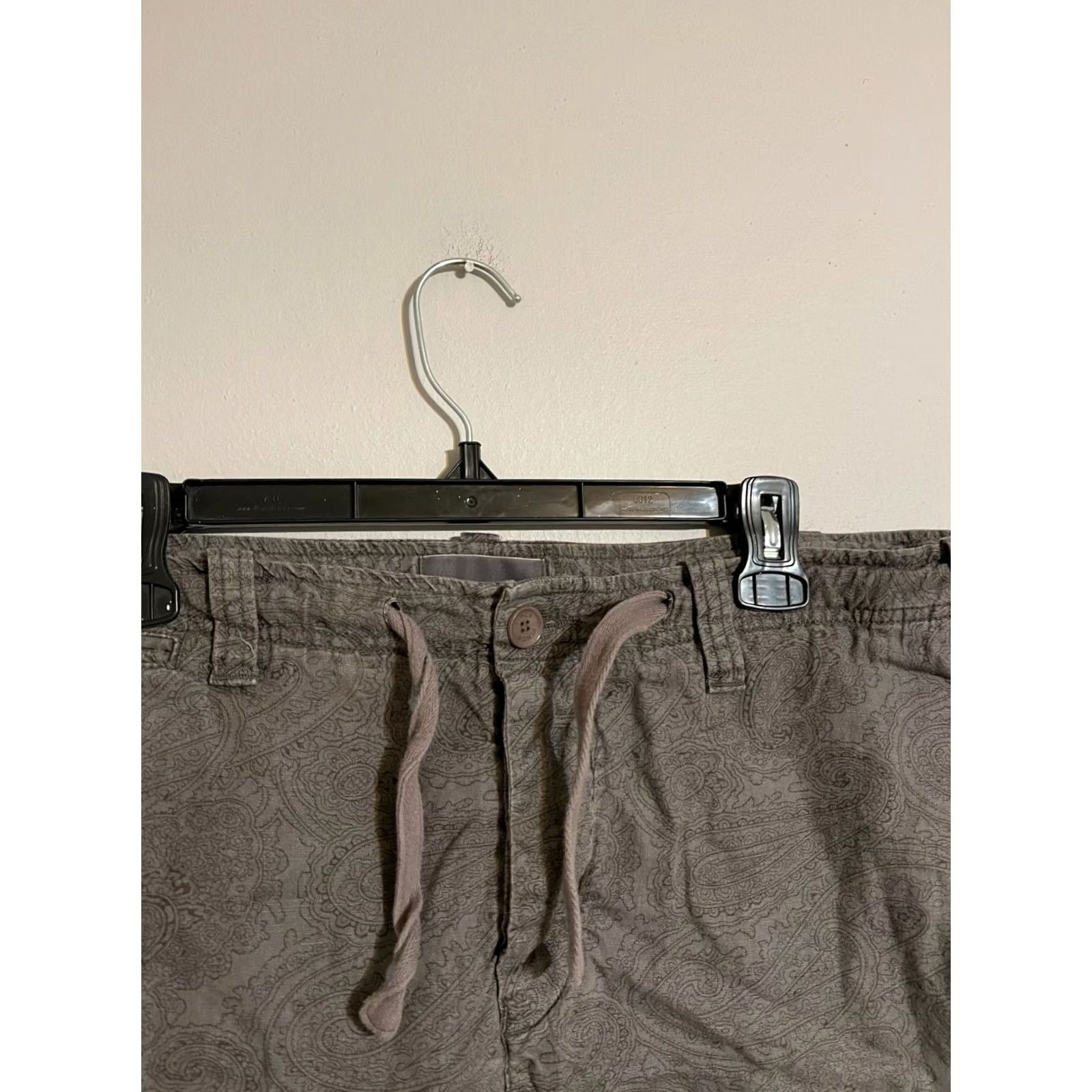 Vince Vince. 100% linen Paisley Drawstring Khaki Shorts Light Gray/Beige Men's 33 Size US 35 - 2 Thumbnail