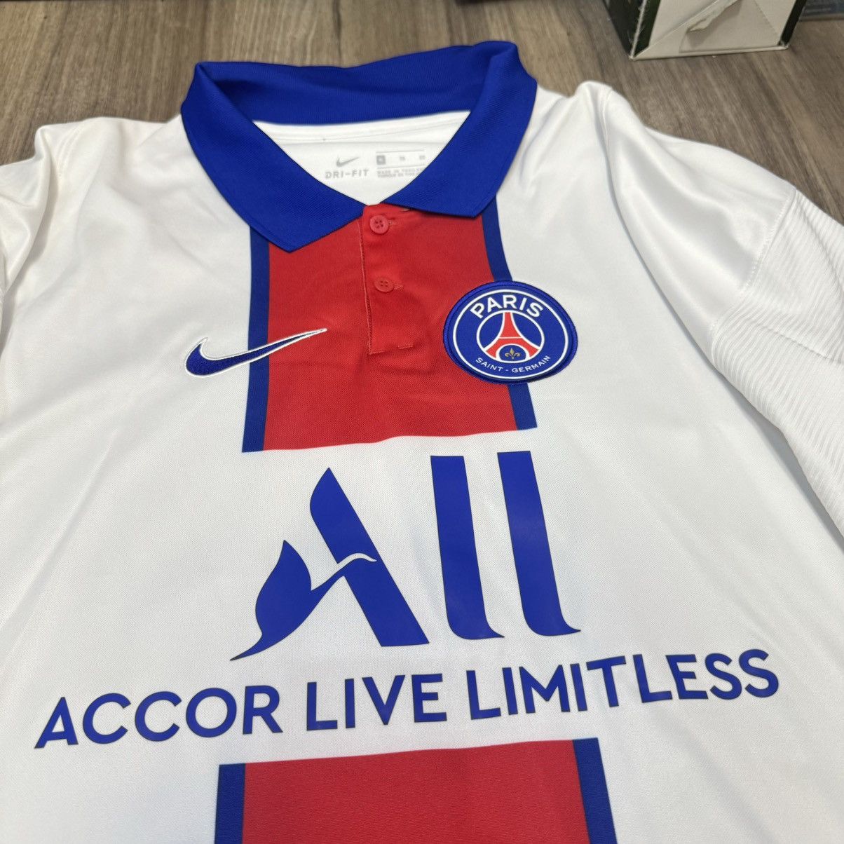 Nike PSG 20/21 away shirt #7 Mbappe Size US XL / EU 56 / 4 - 3 Thumbnail