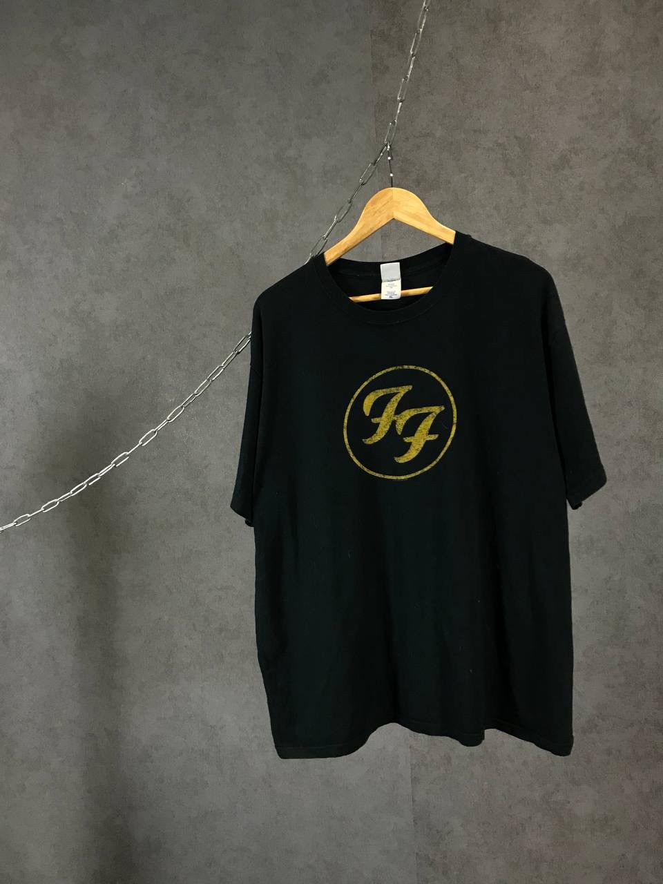 Band Tees Foo Fighters 2011 rock band tee Size US XL / EU 56 / 4 - 1 Thumbnail