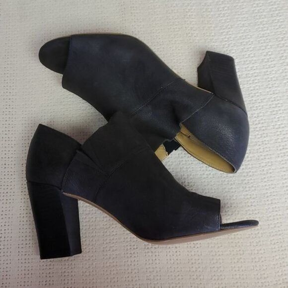 Designer Adam Tucker McKenna Black Leather Sz. 10 3" Heeled Open Peep Size US 10 / IT 40 - 3 Thumbnail