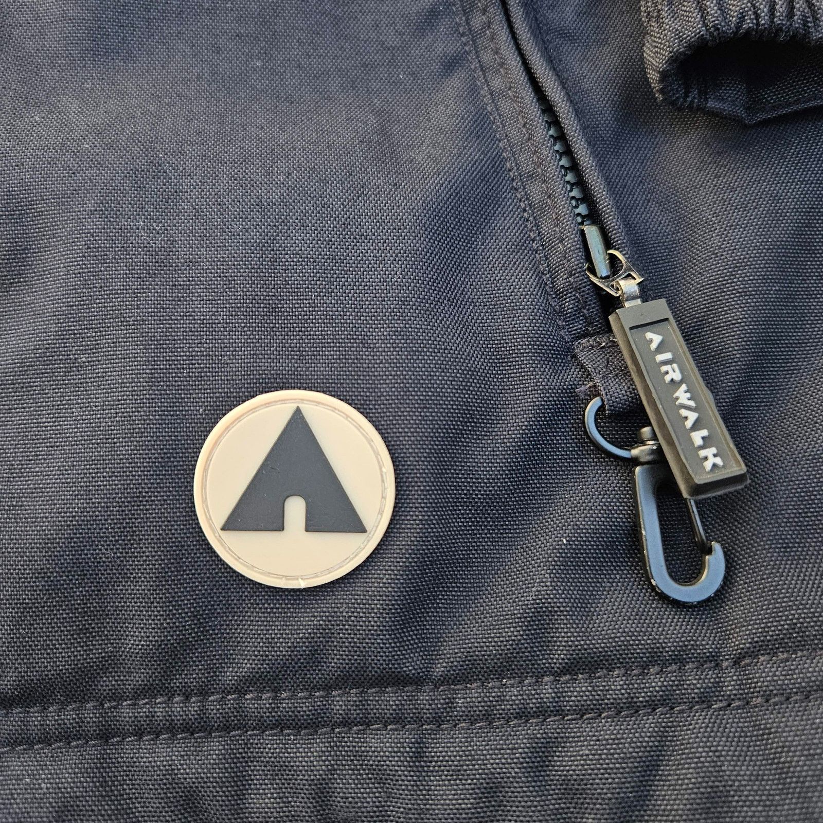 Airwalk Vintage Airwalk Outerwear Jacket Snowboard Size Large Black Size US L / EU 52-54 / 3 - 3 Thumbnail