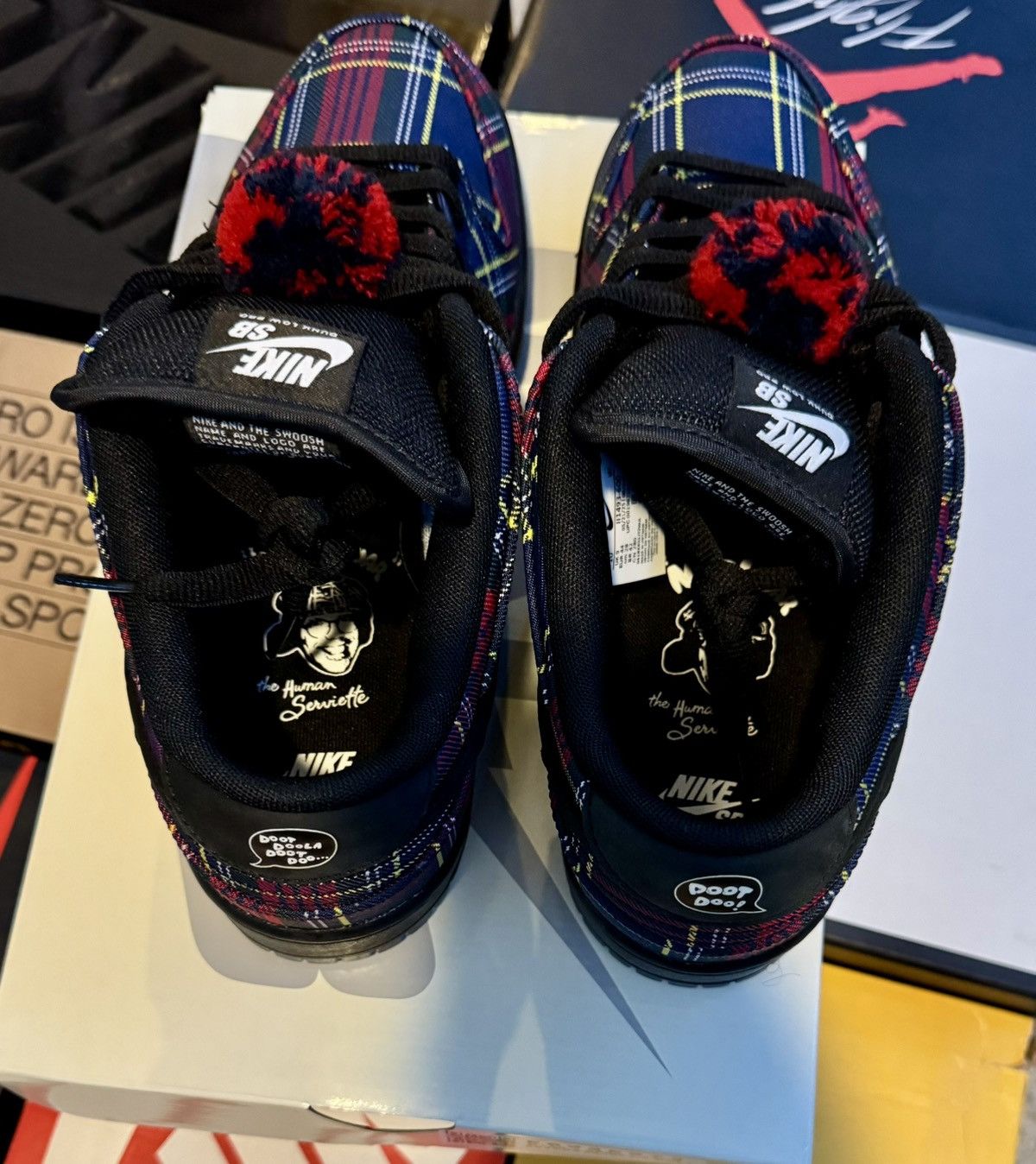 Nike SB Nike SB Dunk Low Nardwuar Size US 10 / EU 43 - 6 Thumbnail
