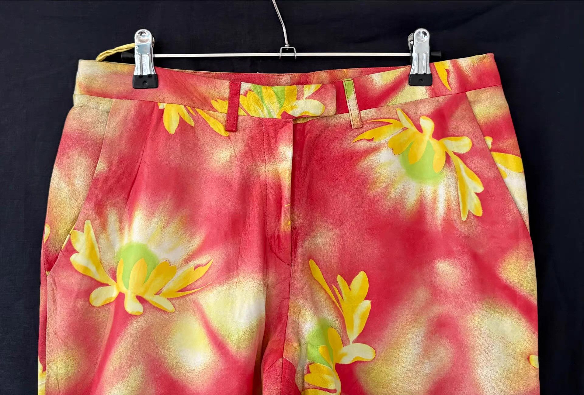 Versace Gianni Versace Women's Floral Print Leather Pants Ｑ21 Size 27" / US 4 / IT 40 - 2 Thumbnail
