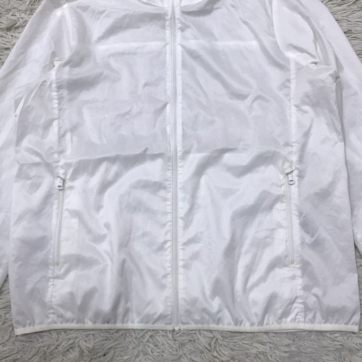 Uniqlo Uniqlo Running Windbreaker Jacket Hoodie Size S / US 4 / IT 40 - 3 Thumbnail