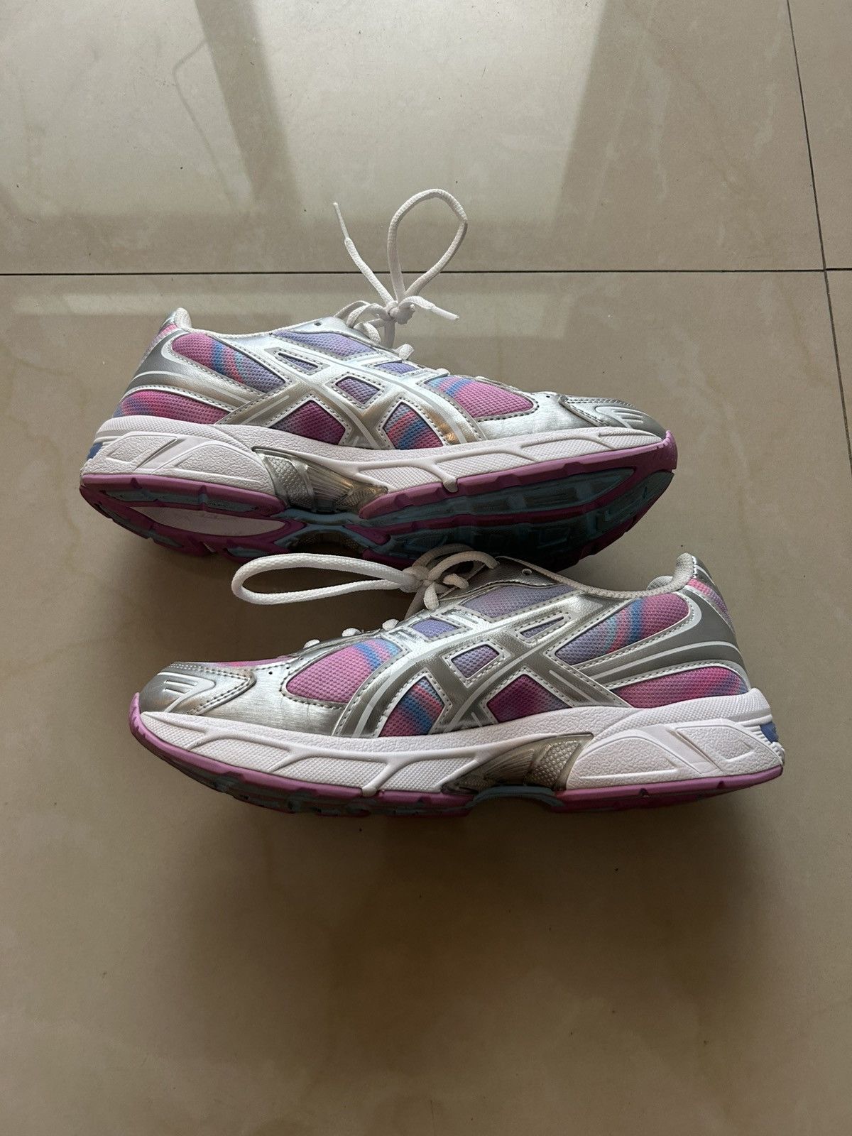 Asics Asics 1130 baby lavender tye dye Size US 7.5 / EU 40-41 - 2 Thumbnail
