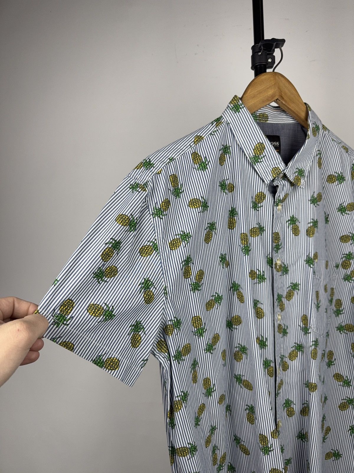 Hugo Boss Luxury 00s BOSS Hugo Boss Pineapple Stripe Shirt XL Slim Size US L / EU 52-54 / 3 - 4 Thumbnail