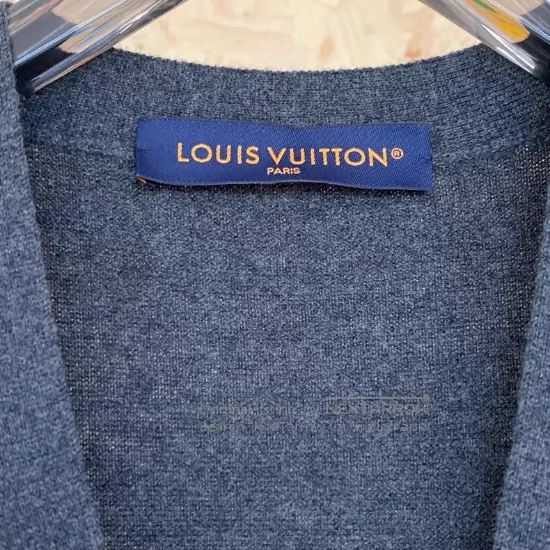 Louis Vuitton Louis Vuitton Logo Patchwork V-Neck Single-Breasted Long-S Size US M / EU 48-50 / 2 - 2 Thumbnail