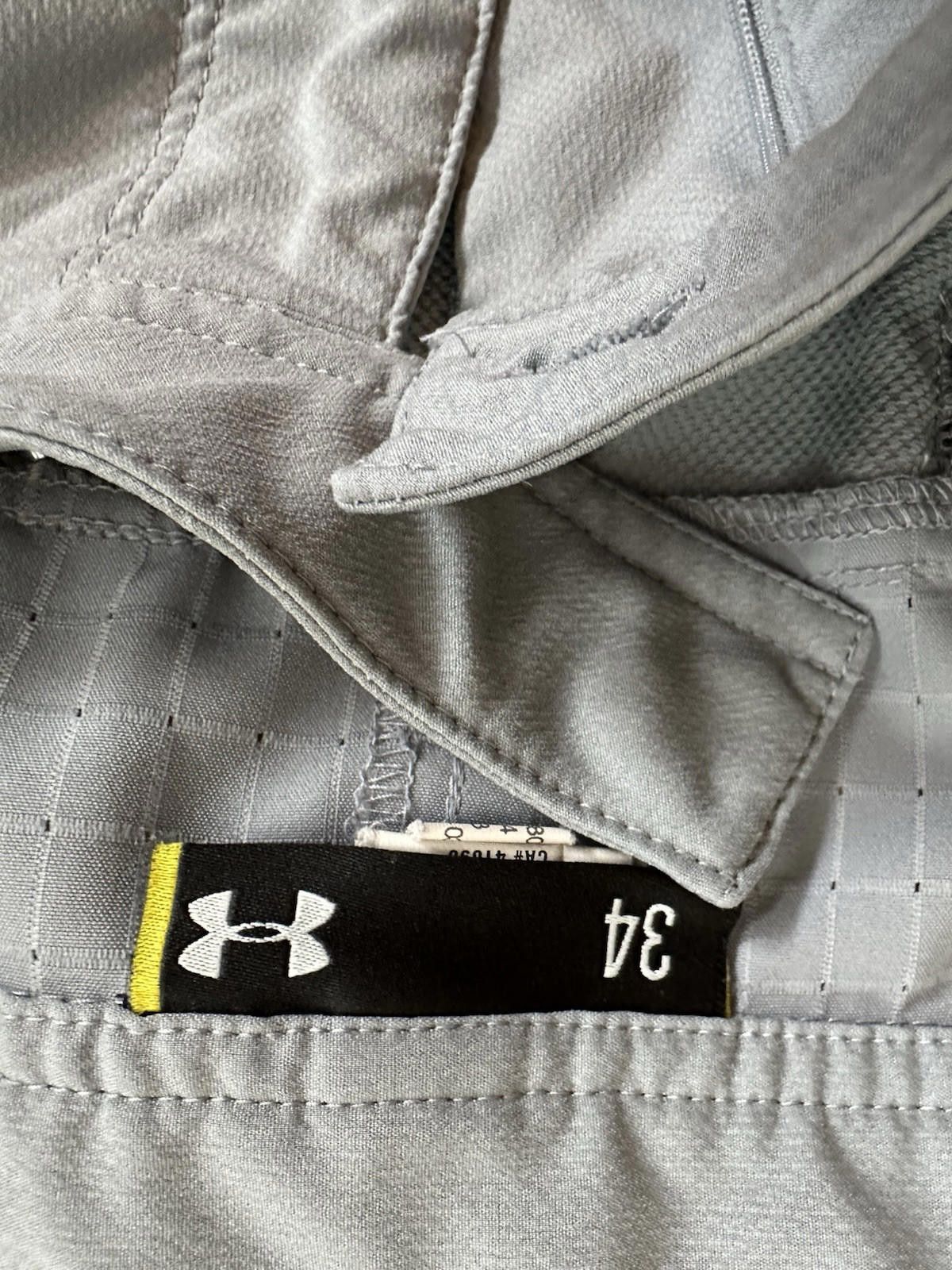 Under Armour Under Armour Shorts Mens 34 Gray Golf Loose Heatgear Size US 34 / EU 50 - 2 Thumbnail