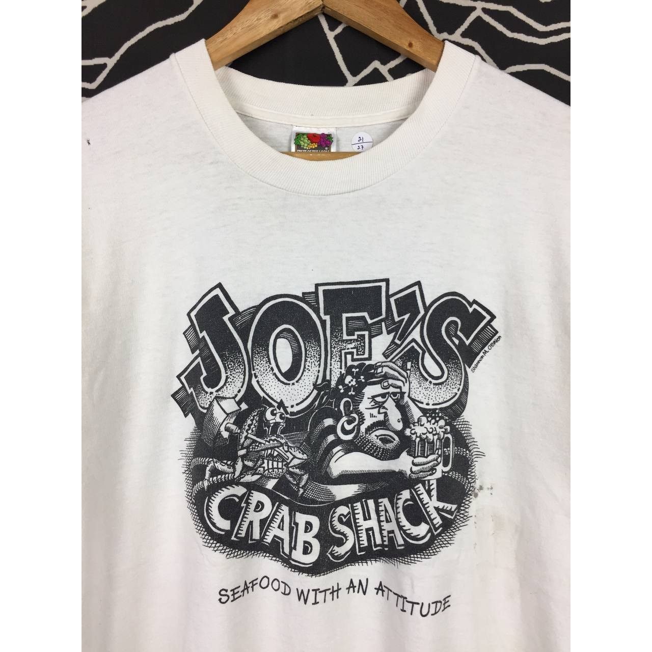 Fruit Of The Loom × Vintage Vtg 90s Distressed Joe’s Crab Shack Joe Know Elvis Promo Tee Size US L / EU 52-54 / 3 - 3 Thumbnail