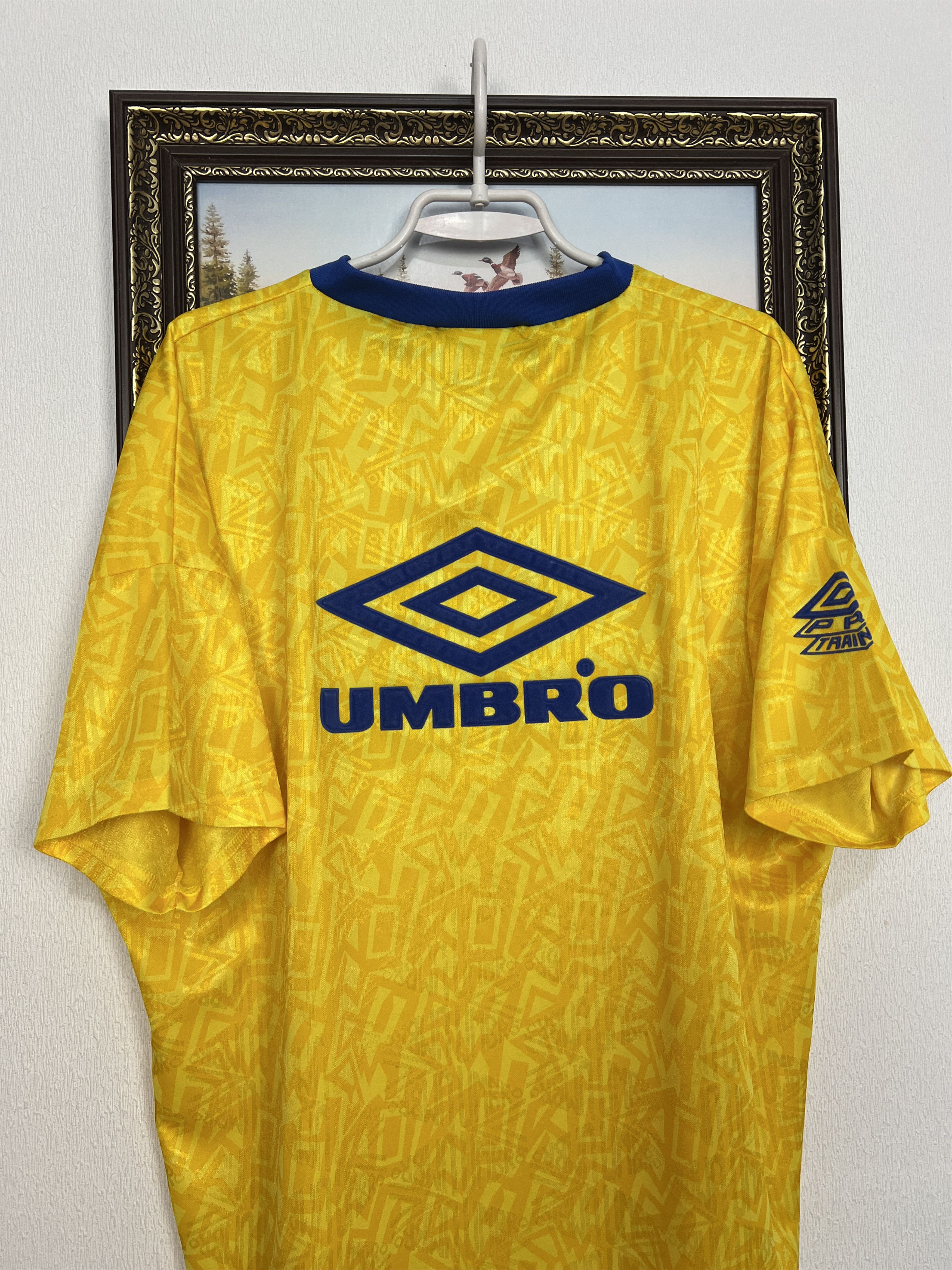 Umbro Vintage Leeds United Football Template Shirt Soccer Jersey Size US L / EU 52-54 / 3 - 8 Thumbnail