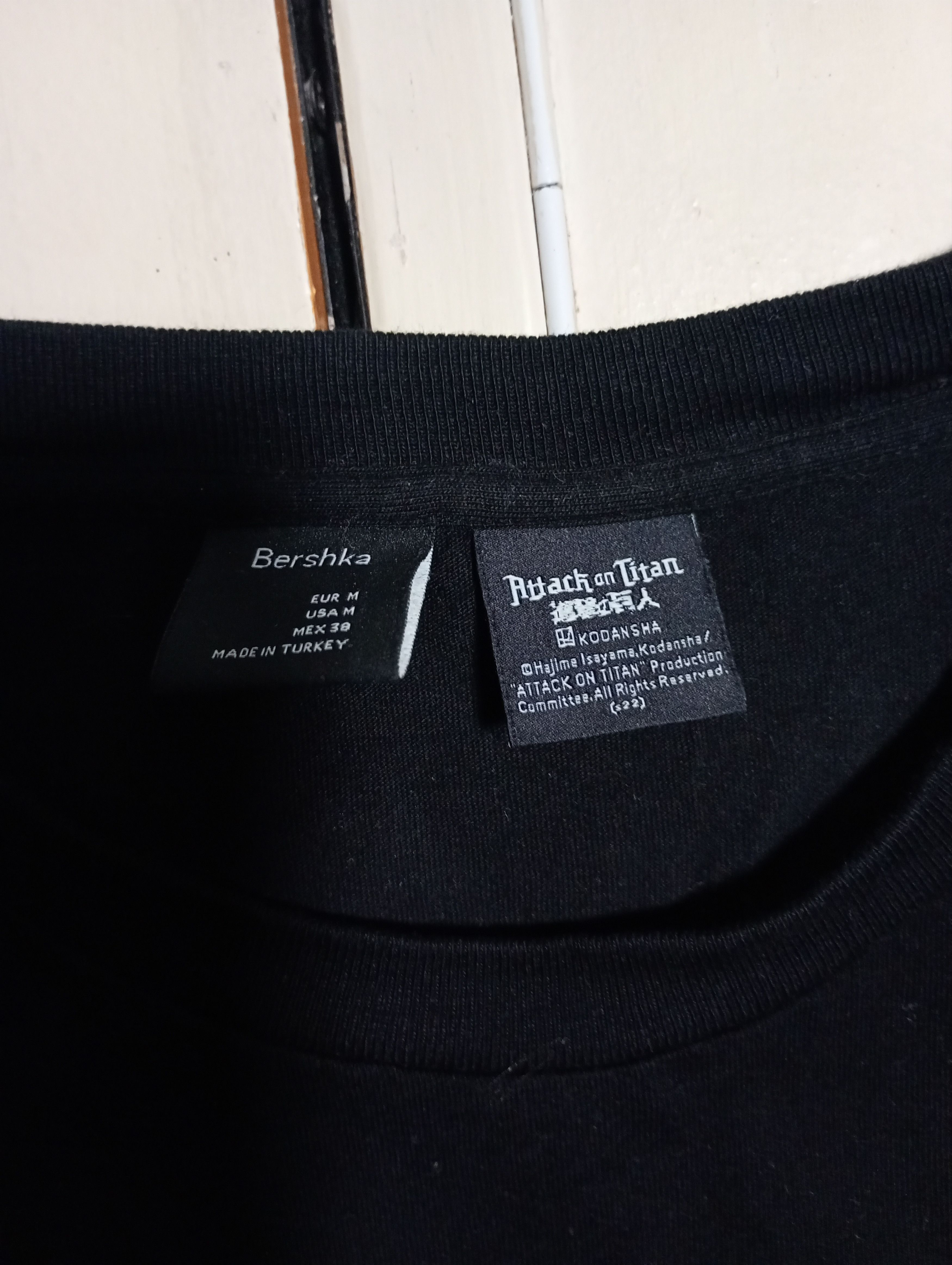 Bershka Bershka Attack on Titan Anime T-Shirt Size US M / EU 48-50 / 2 - 7 Thumbnail