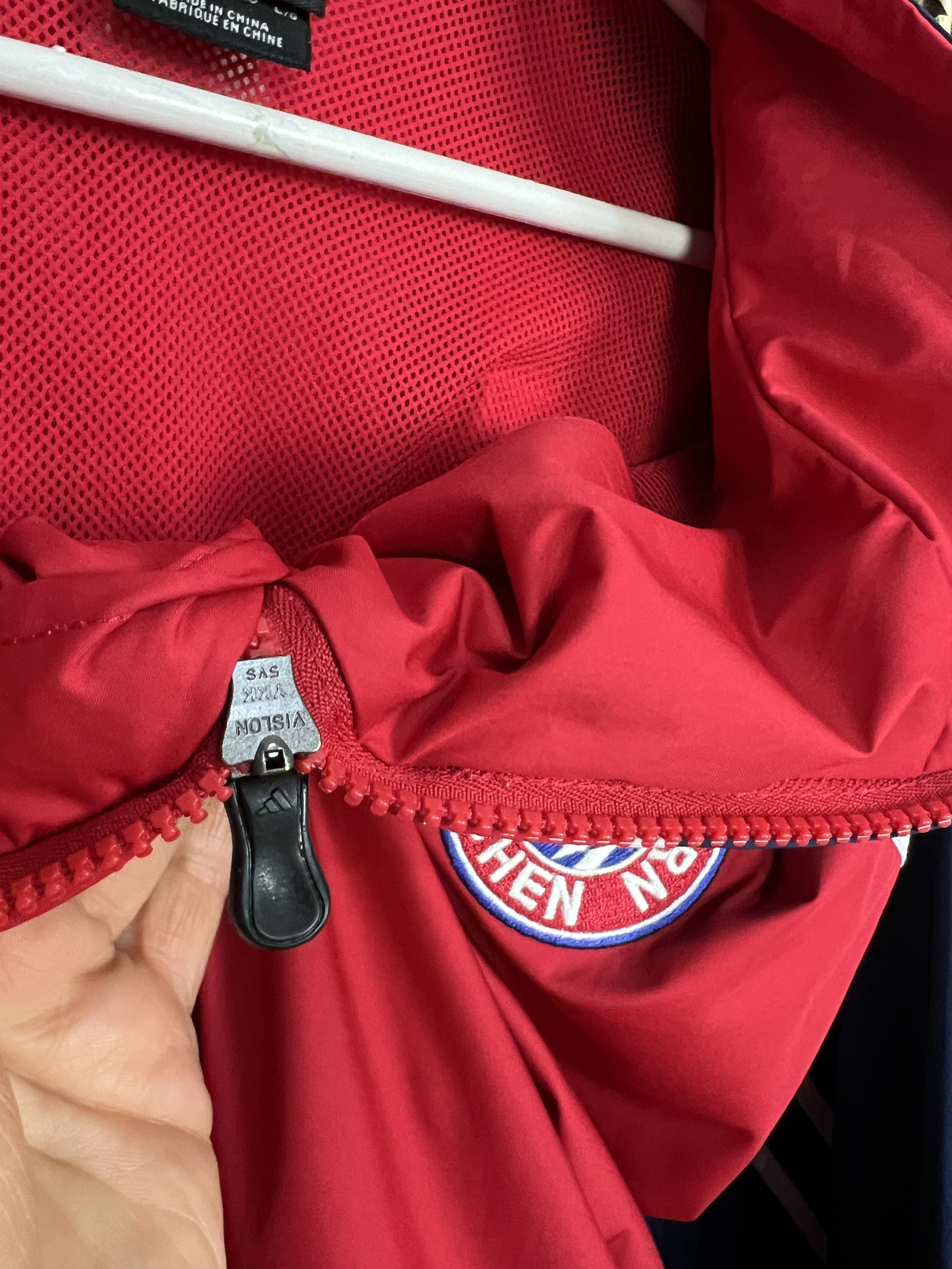 Adidas Vintage Adidas Bayern Munich Football Jacket Soccer Track Size US L / EU 52-54 / 3 - 4 Thumbnail