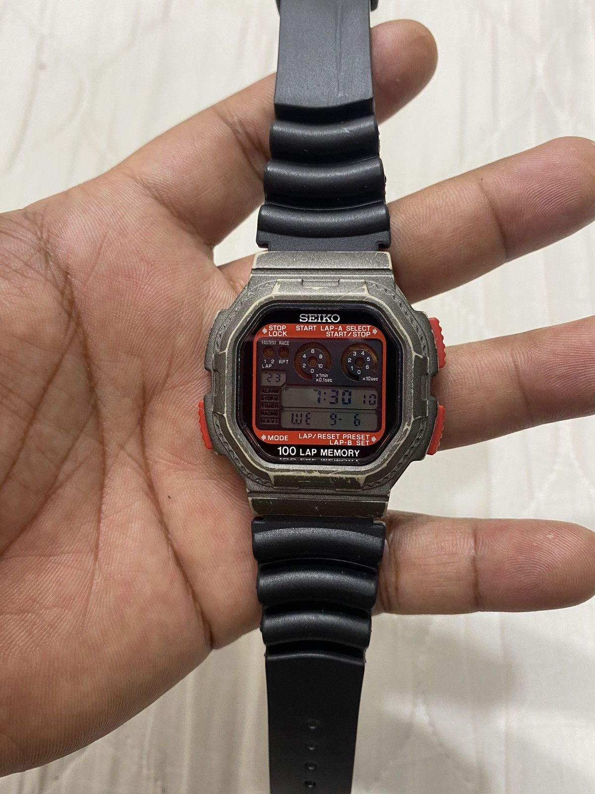 VINTAGE SEIKO DIGITAL W358-4A10 QUARTZ WATCH