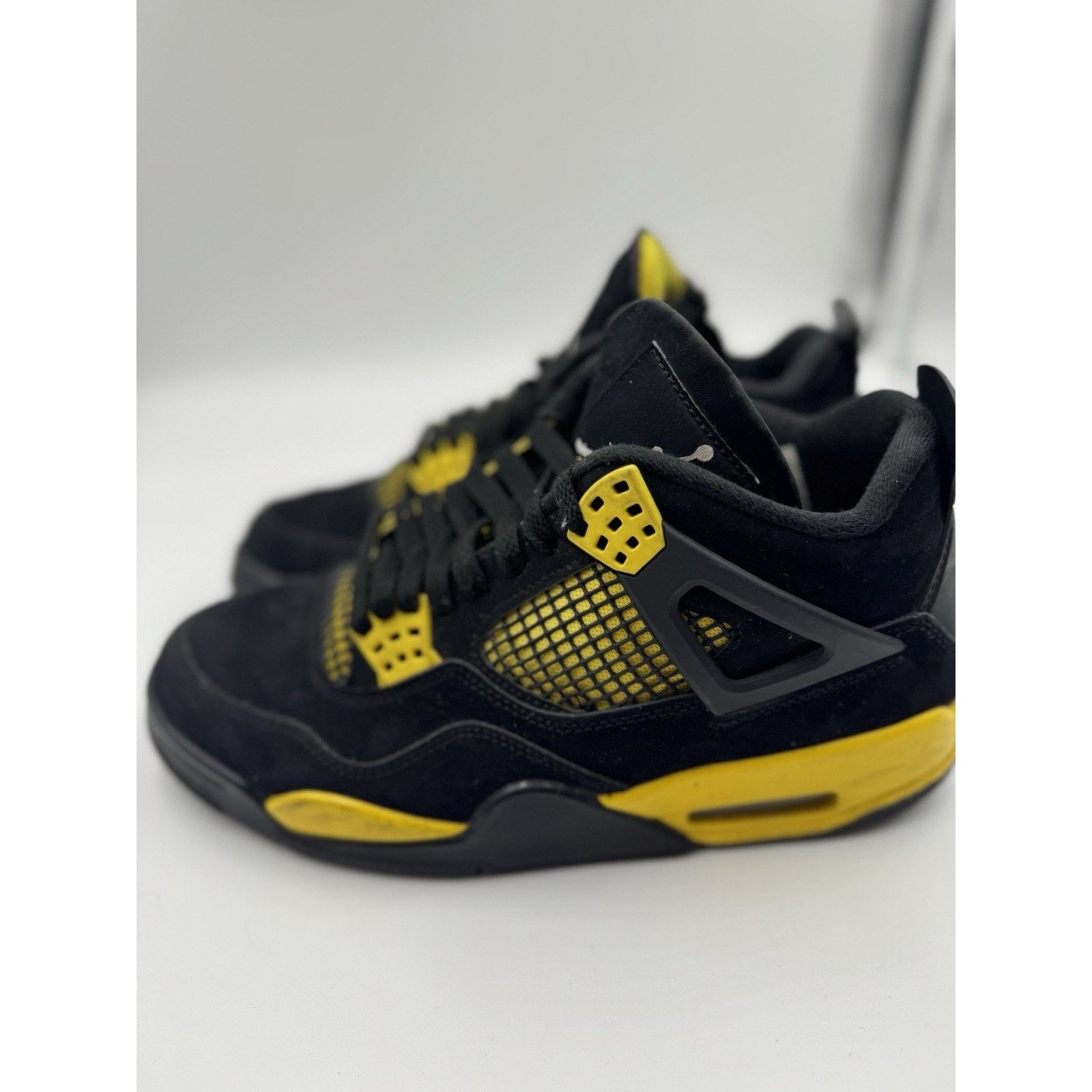 Jordan Brand Size 8 - Jordan 4 Retro Mid Thunder NBS380 Size US 8 / EU 41 - 2 Thumbnail
