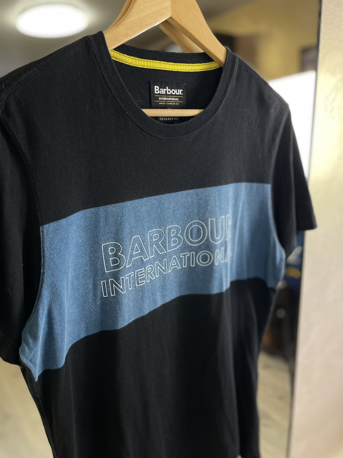 Barbour Barbour International Block Logo Tee Tailored Fit Black Blue Size US M / EU 48-50 / 2 - 3 Thumbnail