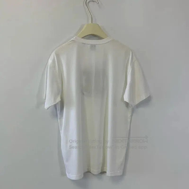 Burberry Burberry White Graphic Print Women's T-Shirt. Size XS / US 0-2 / IT 36-38 - 2 Thumbnail
