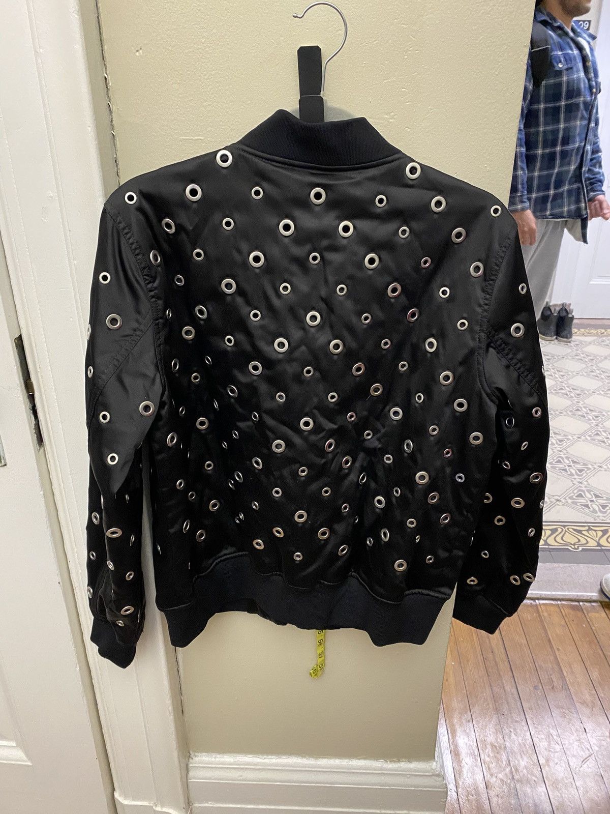 Express Brand new Express Eyelet Black Bomber Size M / US 6-8 / IT 42-44 - 2 Thumbnail