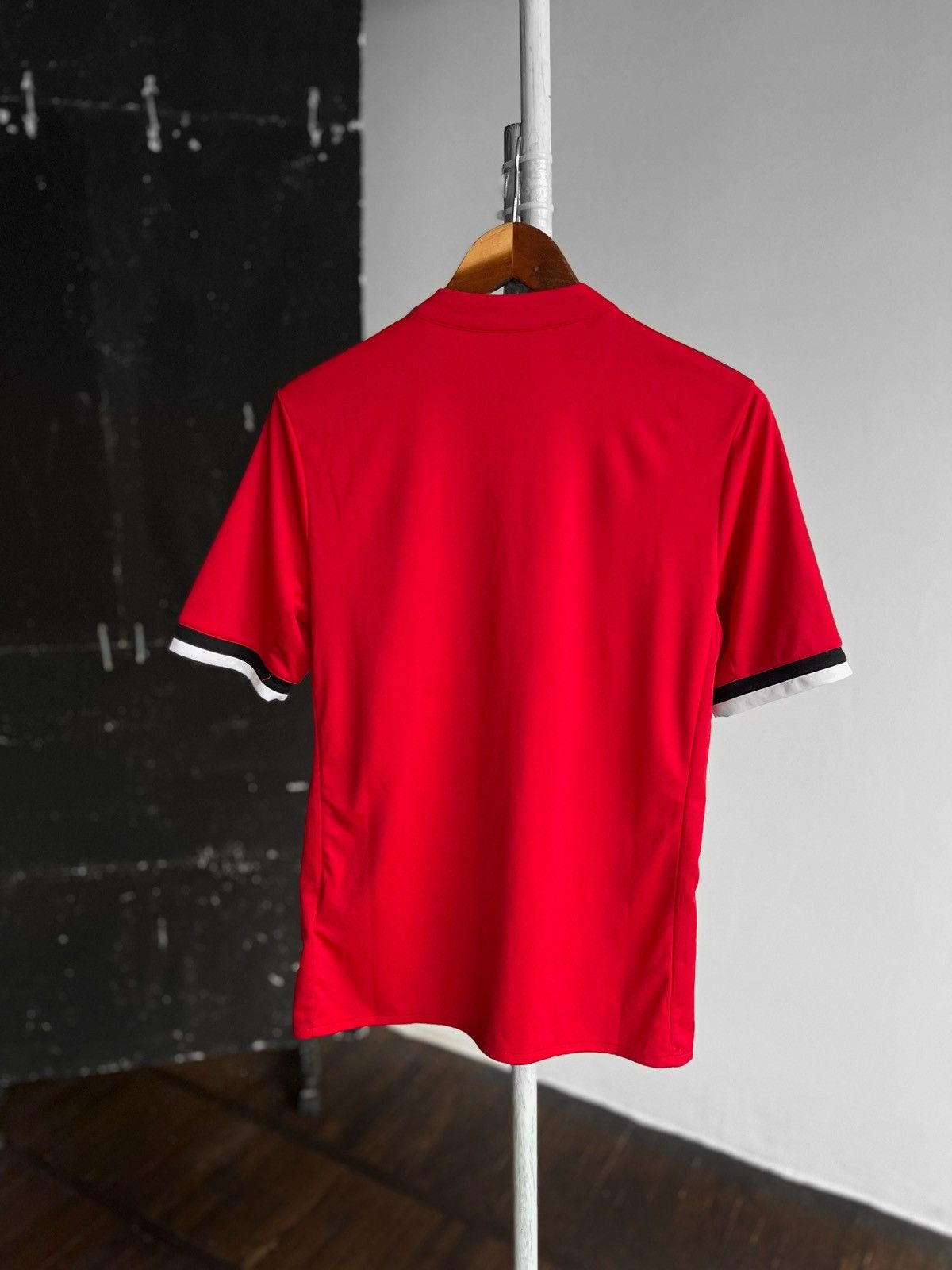 Adidas Adidas x FC Manchester United Boys Red Soccer Home Jersey Size US S / EU 44-46 / 1 - 2 Thumbnail