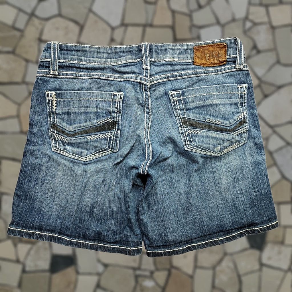 Vintage BKE Denim Shorts Womens Bermuda 26 Blue Distressed 5-Pocket Button Casual Travel Modern American Stella 6in Rise Jeans Distressed Casual Whiskers Size 26" / US 2 / IT 38 - 1 Thumbnail
