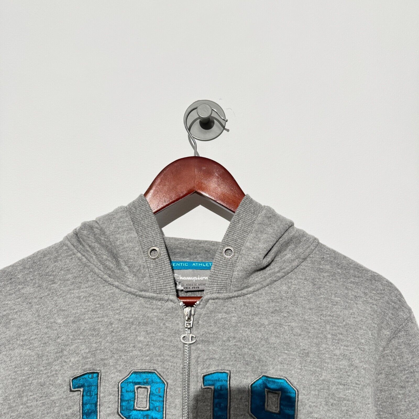 Champion Vintage Champion Unisex Gray Cotton Hoodie Size S Reverse Size US S / EU 44-46 / 1 - 7 Thumbnail