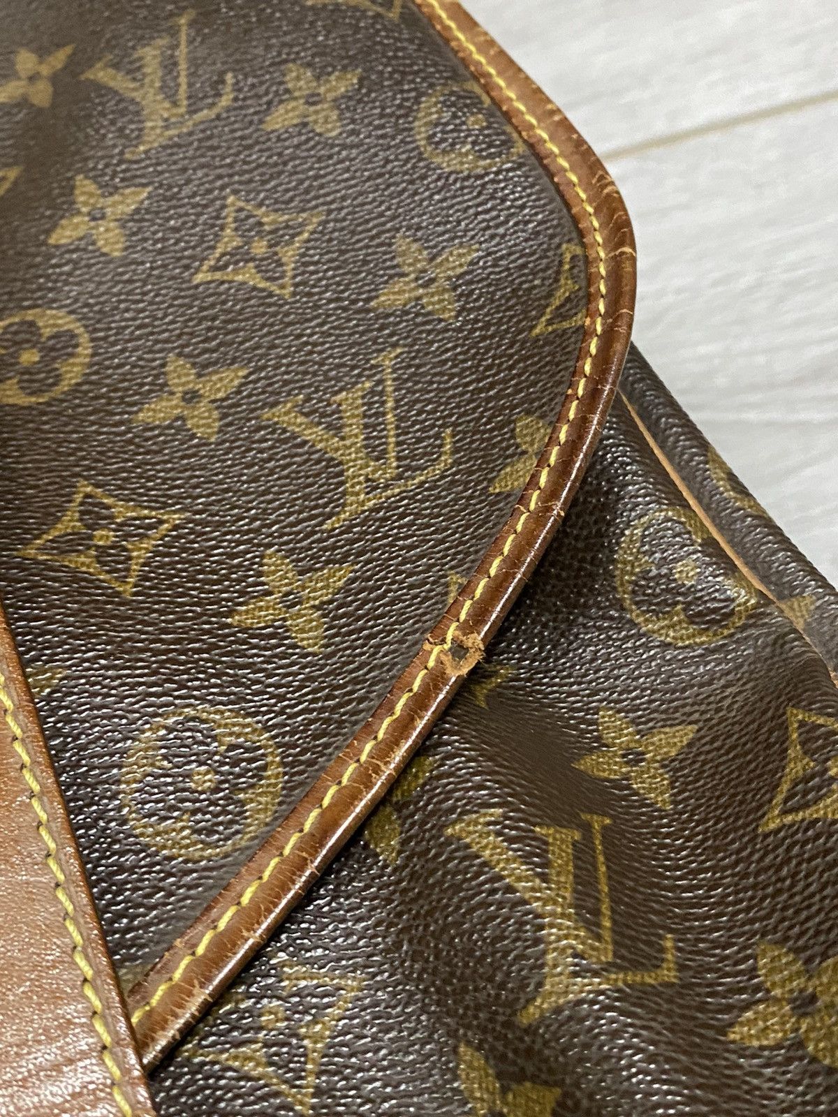 Louis Vuitton Louis Vuitton saumur crossbody bag LV monogram Size ONE SIZE - 22 Thumbnail