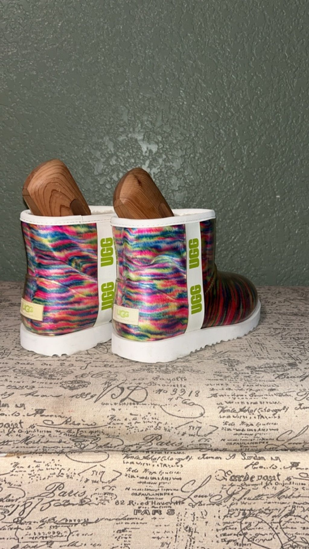 Ugg Women's UGG Winter & Rain Boots Size 5 Multicolor White Size US 5 / IT 35 - 2 Thumbnail