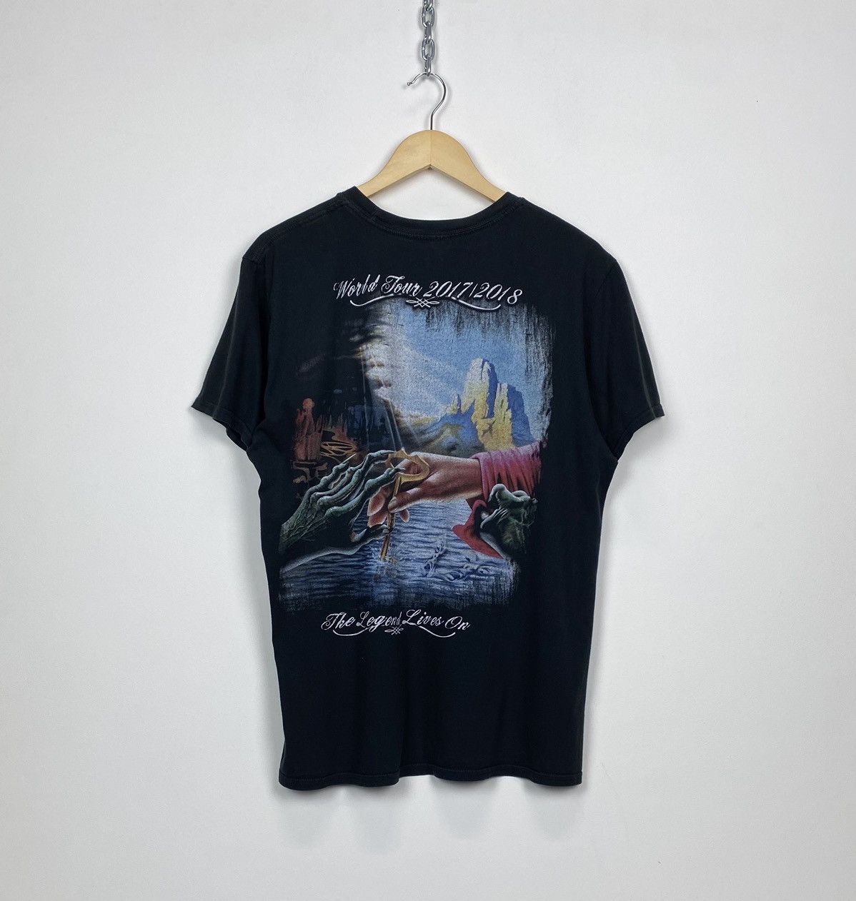 Band Tees Vintage Helloween The Legend Lives One World Tour Rock Tee Size US S / EU 44-46 / 1 - 5 Thumbnail