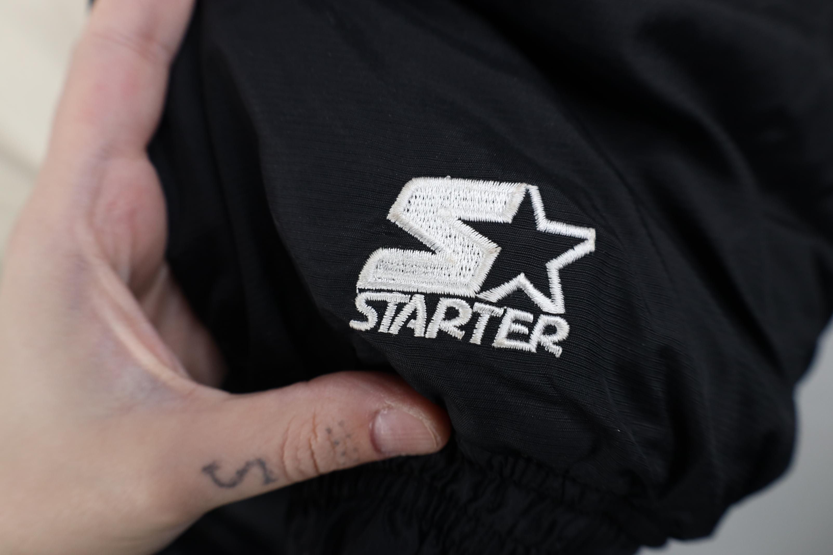 Starter Vintage 90s Starter Raiders Hooded Puffer Jacket Black Size US XL / EU 56 / 4 - 7 Thumbnail